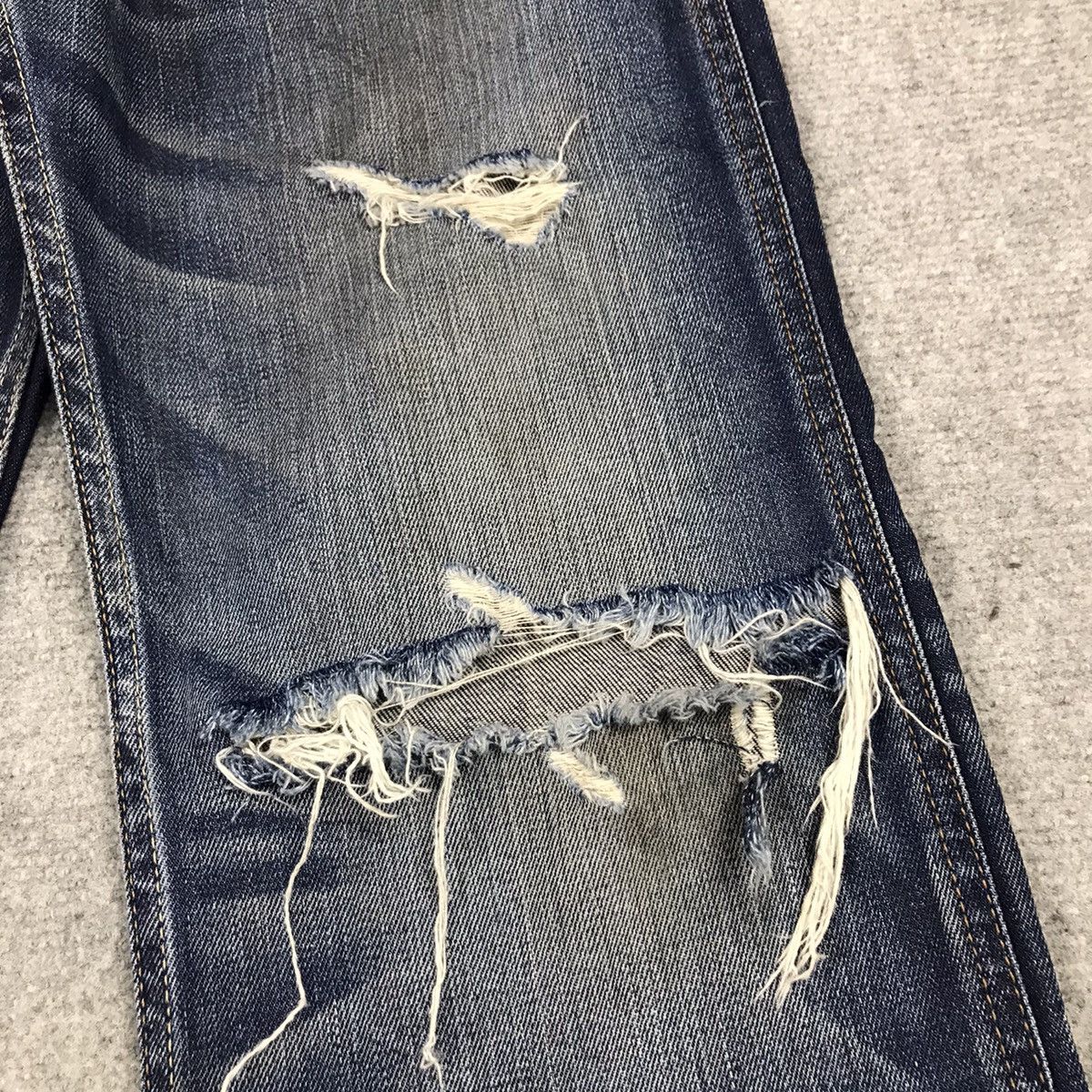 If Six Was Nine × Le Grande Bleu (L.G.B.) DISTRESSED DENIM BACK NUMBER JAPAN BLUE JEANS PANTS Size US 30 / EU 46 - 8 Thumbnail
