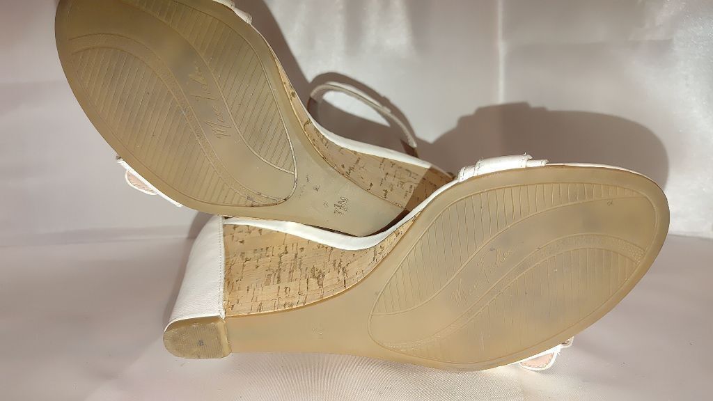 Marc Fisher Marc Fisher Camron Leather Wedge Sandals Size 7.5M Size US 7.5 / IT 37.5 - 8 Thumbnail
