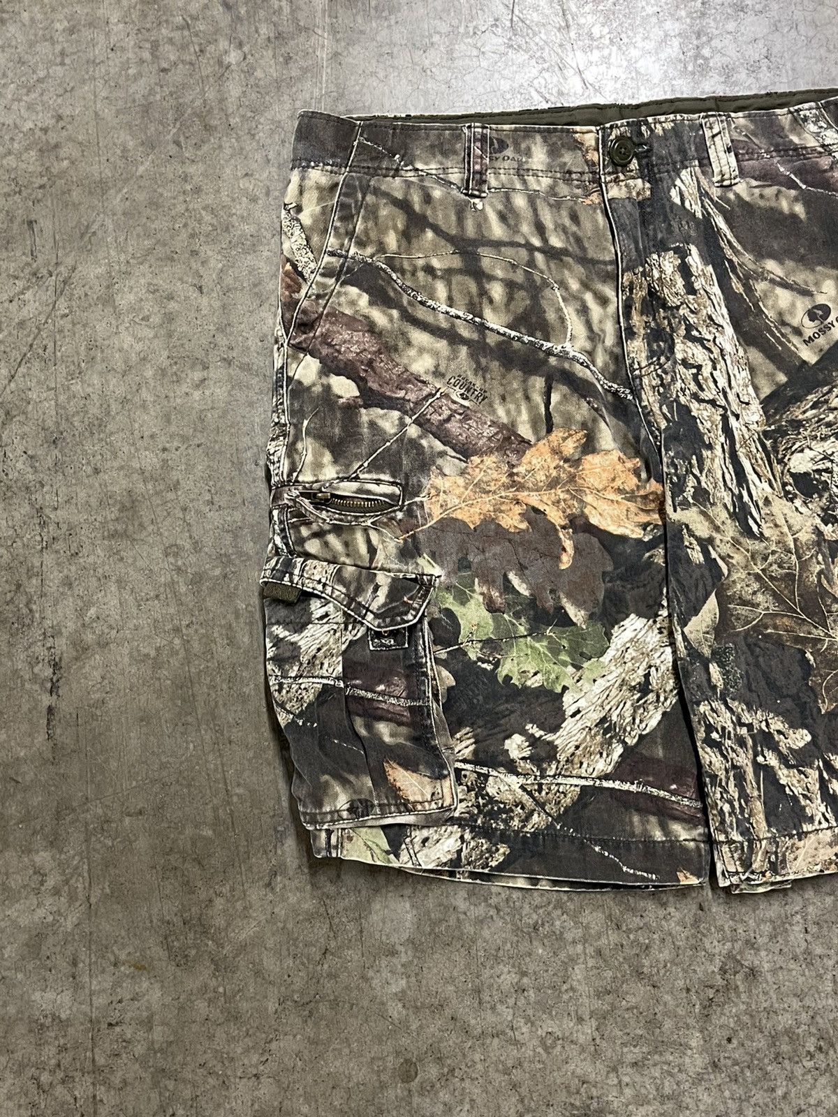 Realtree × Vintage Realtree camo cargo shorts jorts skater streetwear hype rare Size US 36 / EU 52 - 3 Thumbnail