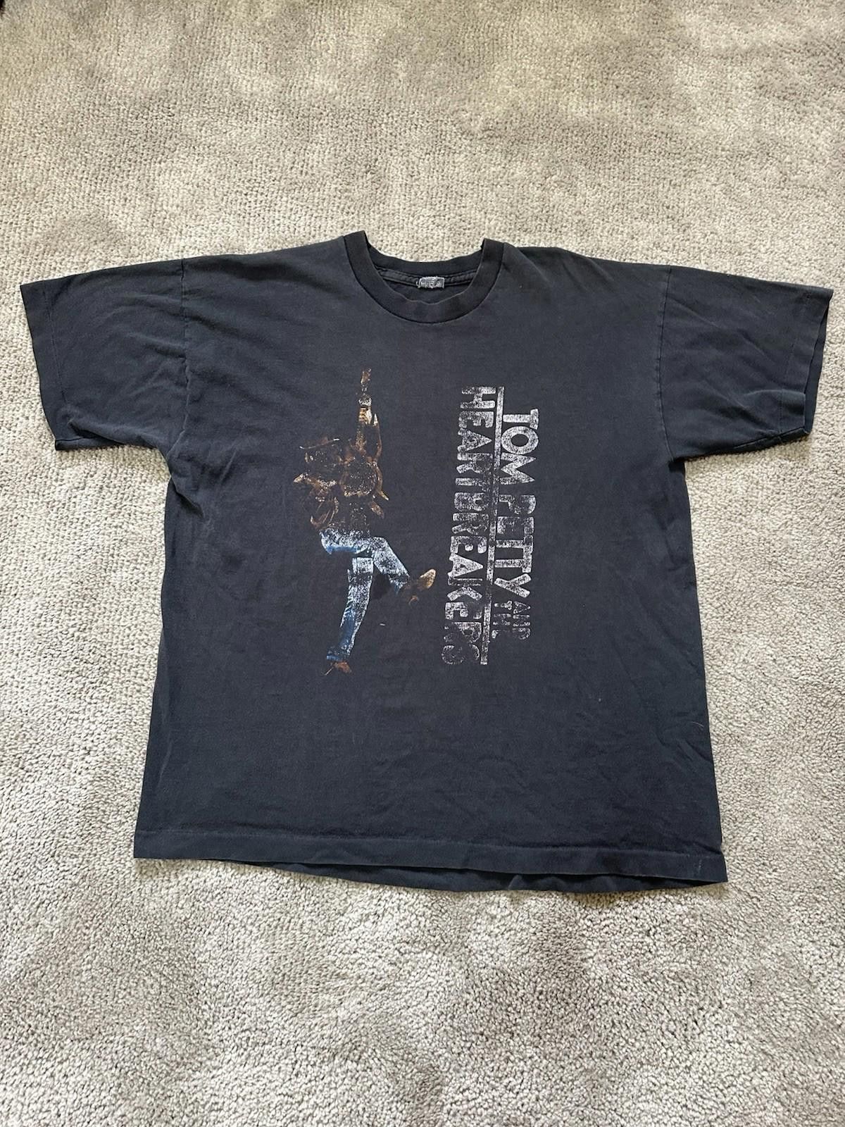 Band Tees Vintage Tom Petty & Heartbreakers 1992 T-Shirt Size US XL / EU 56 / 4 - 1 Thumbnail