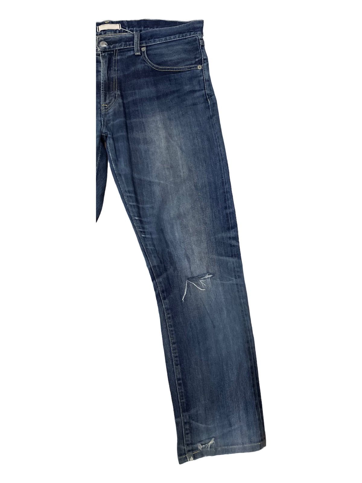 Japanese Brand × Jun Takahashi × Uniqlo Vintage Uniqlo Selvedge Blue Naturally Distressed Jeans Size US 36 / EU 52 - 3 Thumbnail