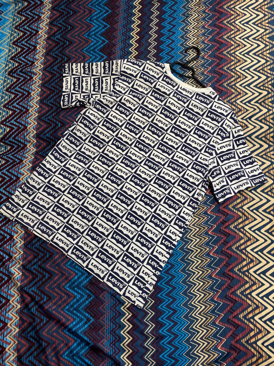 Levi's × Vintage Vintage Levi's Multiprint Logo T-Shirt Retro 90s Size US M / EU 48-50 / 2 - 16 Thumbnail