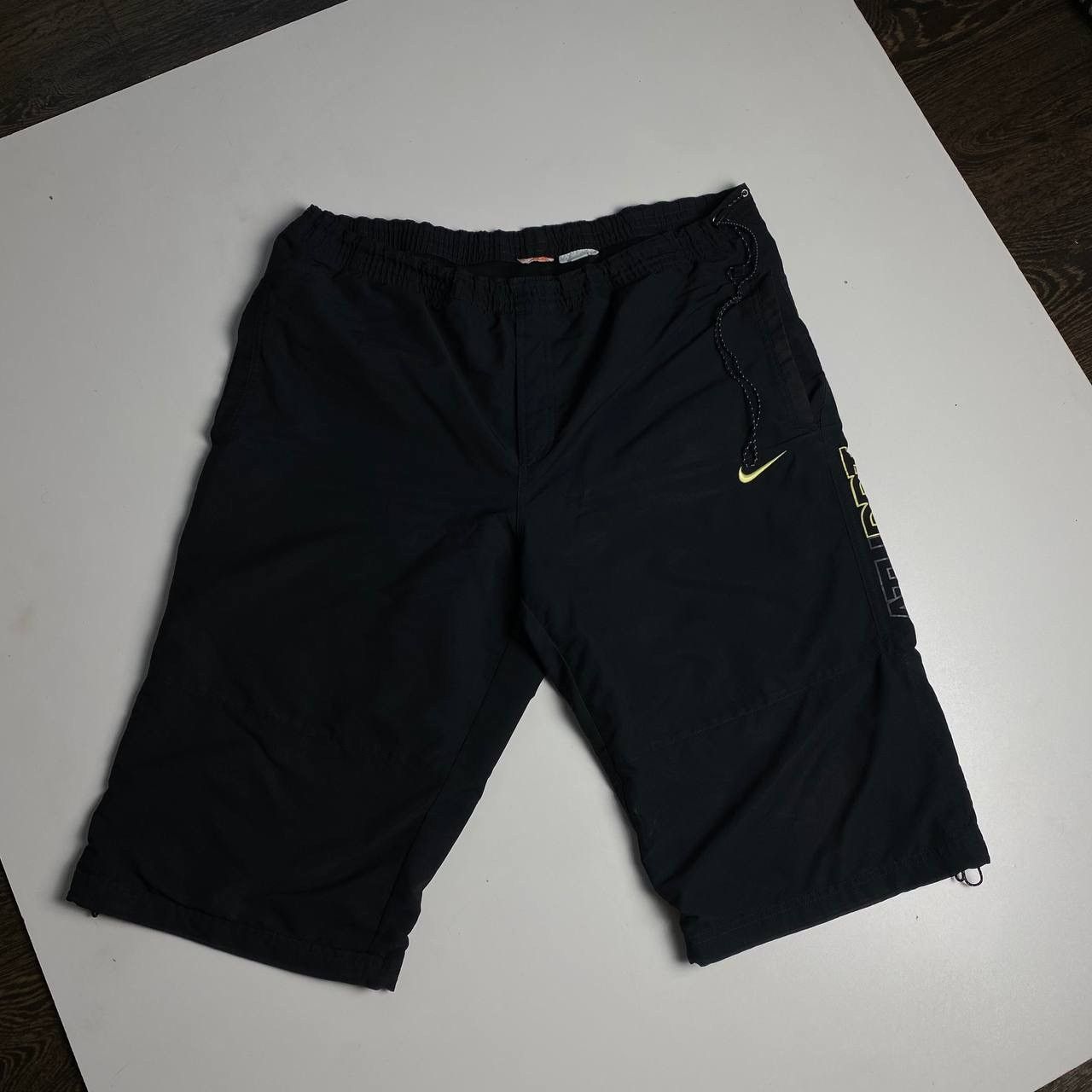 Nike Nike vintage short Size:L Size US 34 / EU 50 - 1 Thumbnail