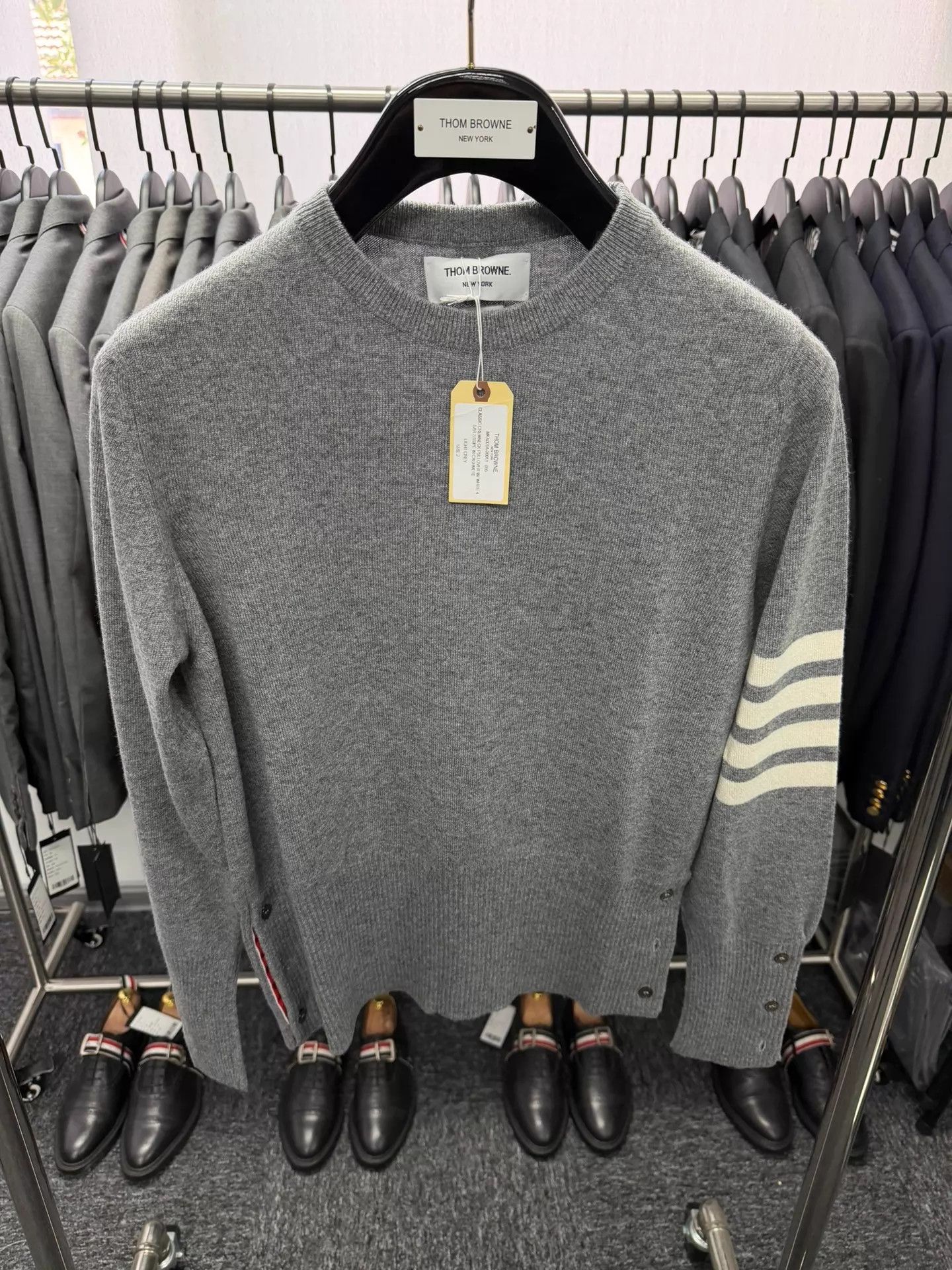 Thom Browne TB 4-Bar Cashmere Sweater Light Gray Size 2 Size US M / EU 48-50 / 2 - 1 Thumbnail