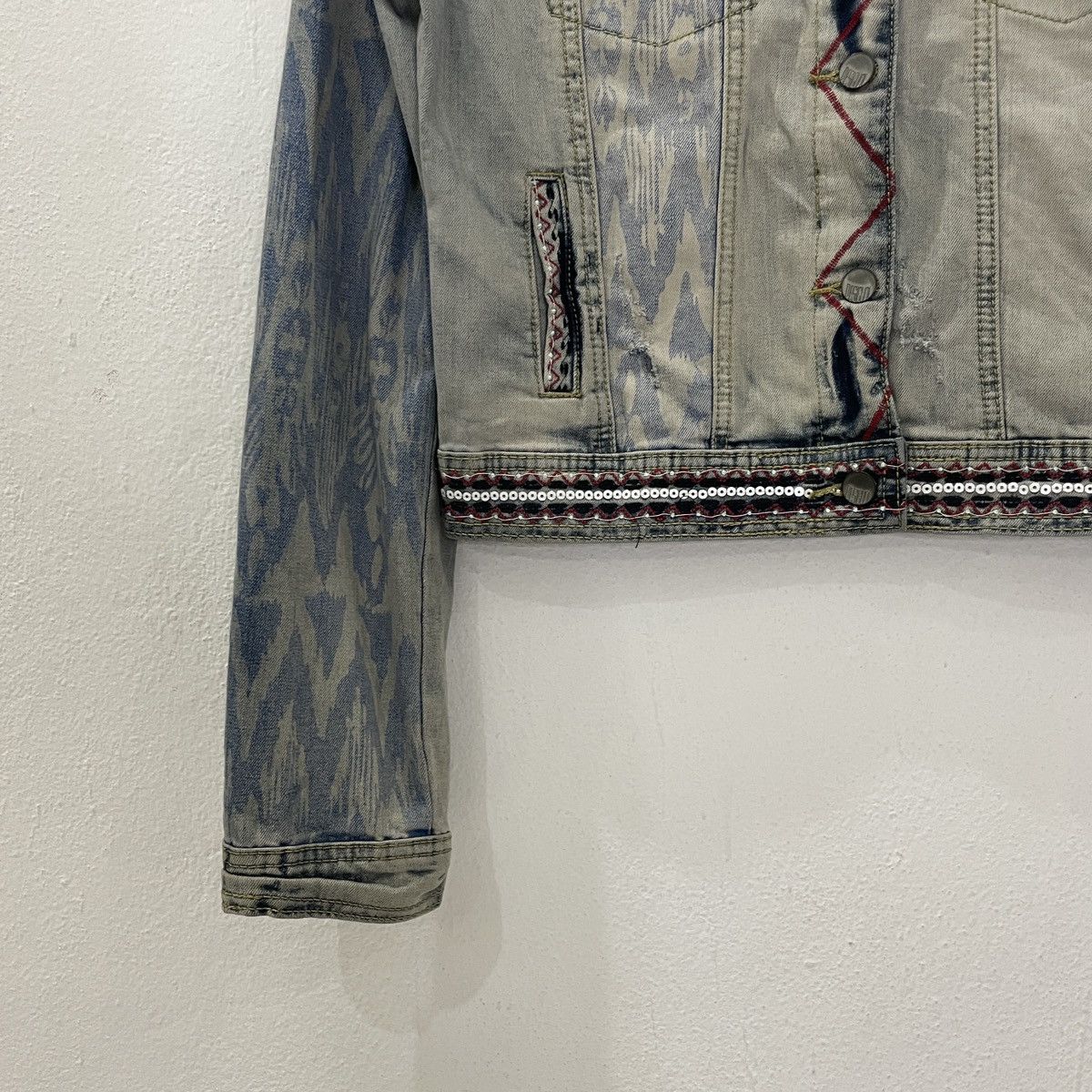 Desigual Vintage Desigual Art Motive Distressed Denim Jacket Size L / US 10 / IT 46 - 3 Thumbnail