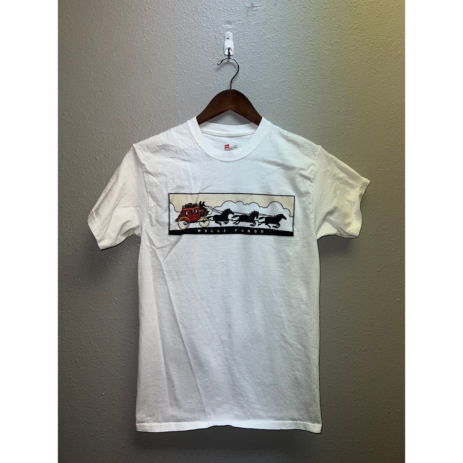 Hanes Wells Fargo Shirt Banking Company Logo White Hanes Tee Small Size US S / EU 44-46 / 1 - 1 Thumbnail