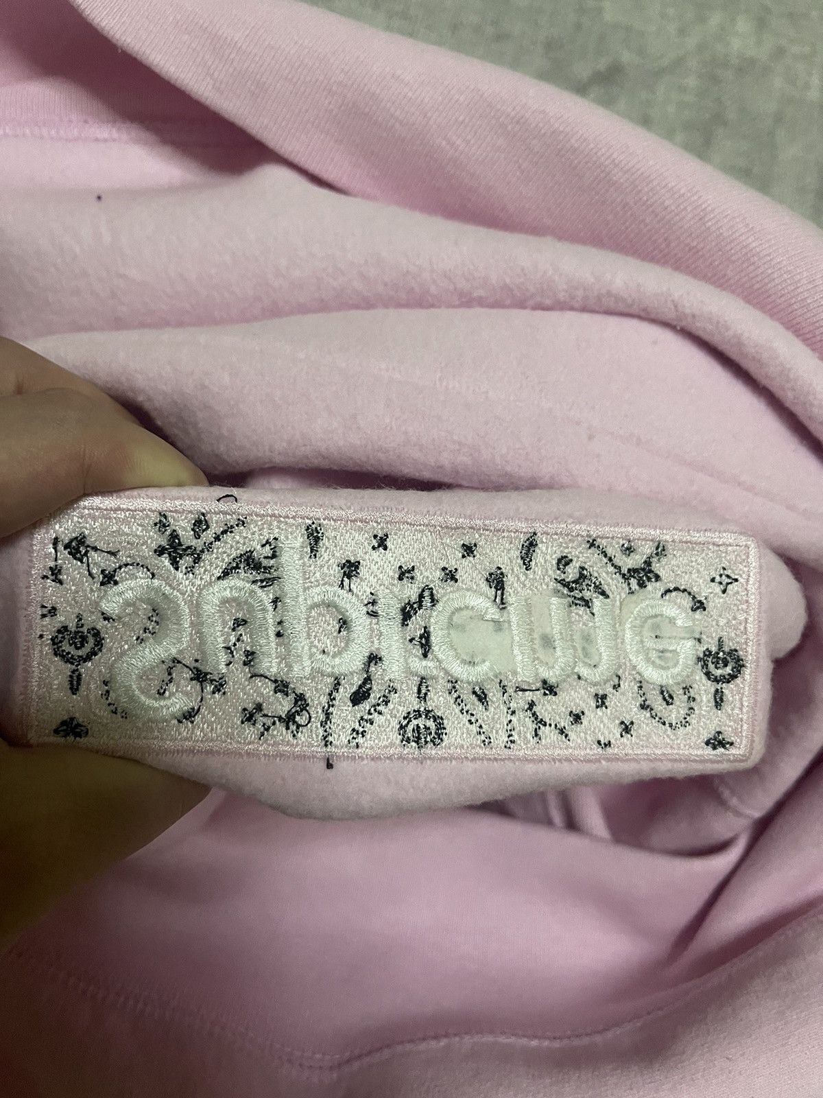 Supreme Supreme fw19 pink bandana hooded sweatshirt dswt Size US M / EU 48-50 / 2 - 7 Thumbnail