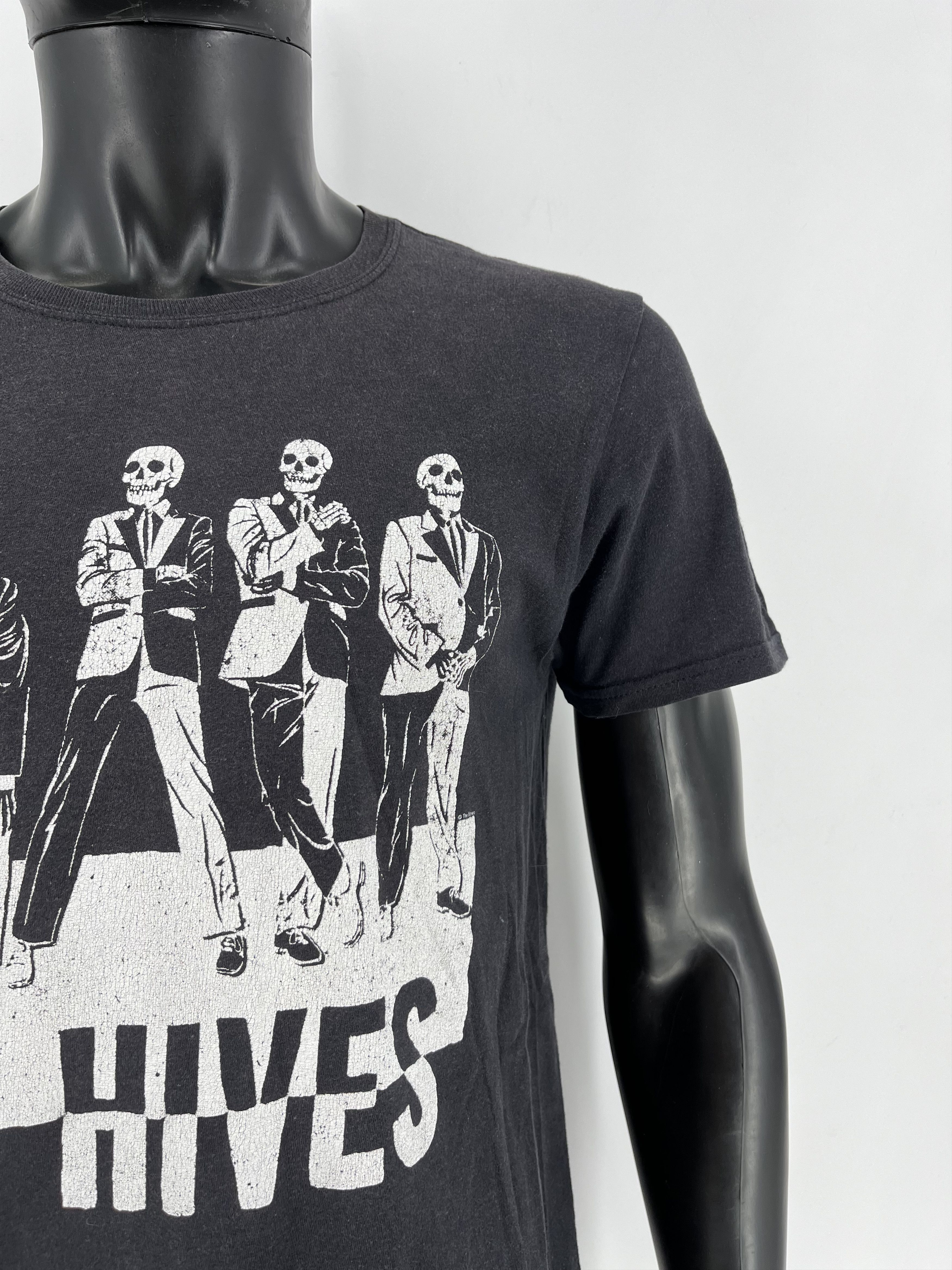 Band Tees × Vintage The Hives Tee Indie Rock Vintage Band Tees The Strokes Oasis Size US M / EU 48-50 / 2 - 7 Thumbnail