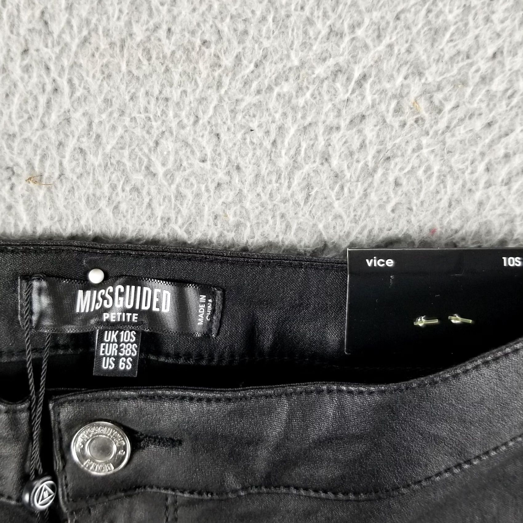 Missguided Misguided Vice Black Jeans Skinny Motorcycle 6P Petite High Rise Denim Womens Jeans 24 x 25 Black Body Stretch 90s Theme Motorcycle Size 42" / US 20 - 4 Thumbnail