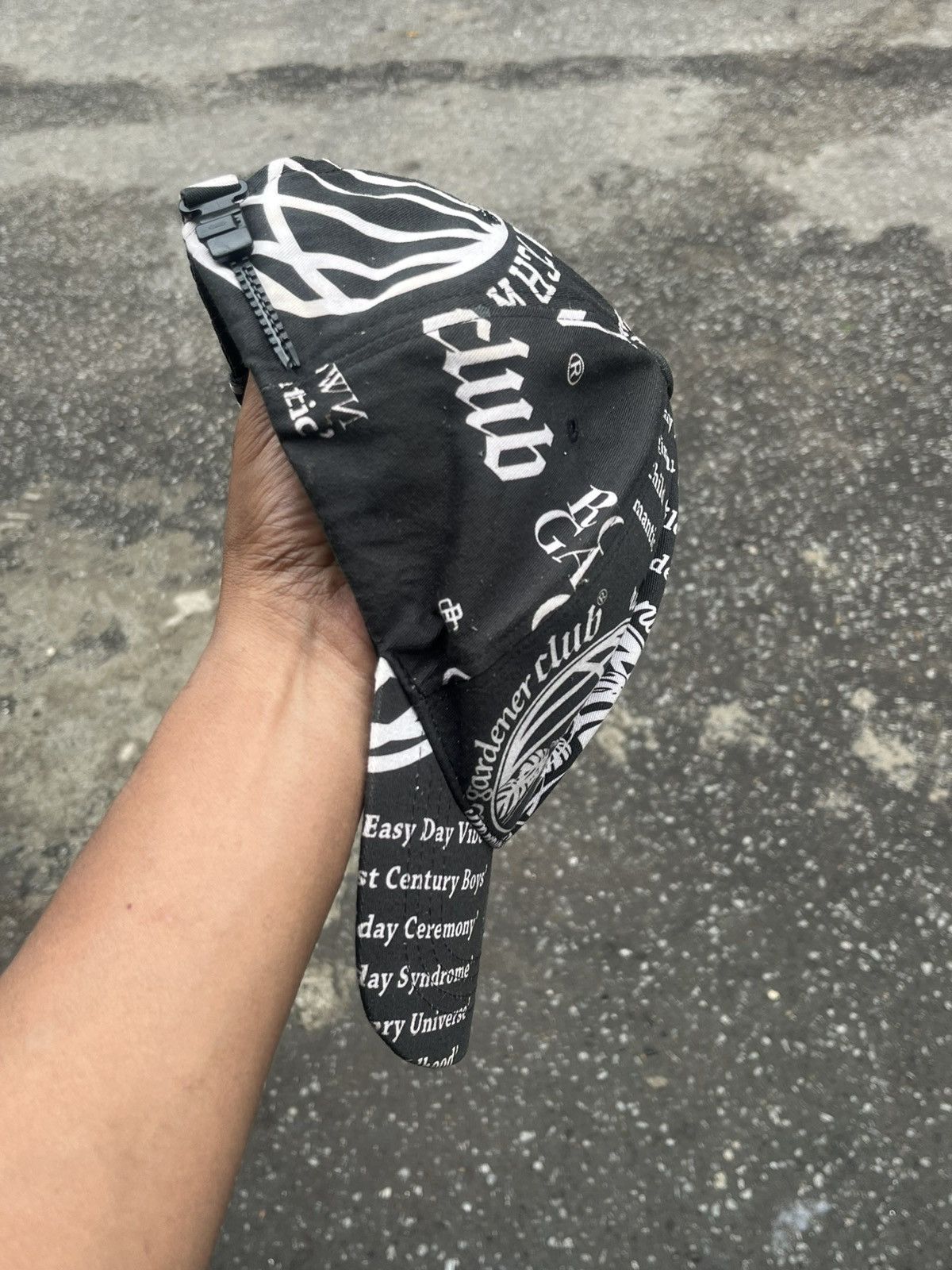 Japanese Brand Romantic Crown Streetwear Cap All Over Typography Print Size ONE SIZE - 6 Thumbnail