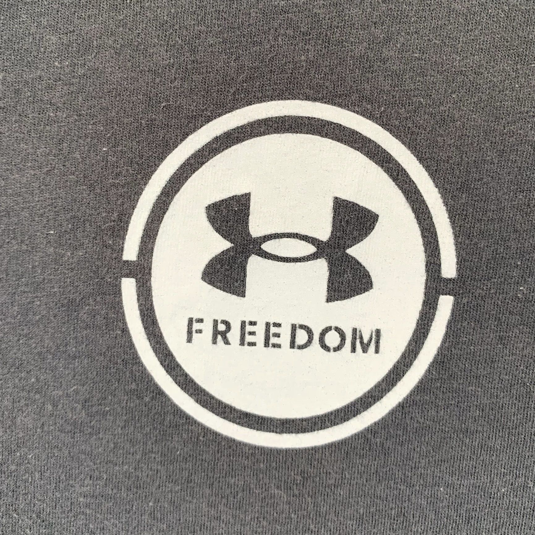 Under Armour VINTAGE Under Armour Mens T-Shirt Small Black USA Flag Patriotic Graphic Print All Seasons Size US S / EU 44-46 / 1 - 4 Thumbnail
