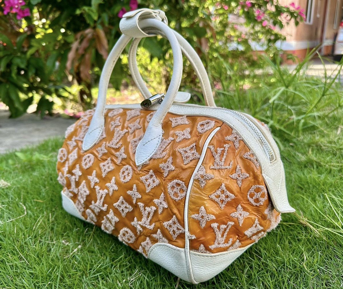 Louis Vuitton Louis Vuitton Monogram Bouclettes Patent Lambskin Speedy Bag Size ONE SIZE - 3 Thumbnail