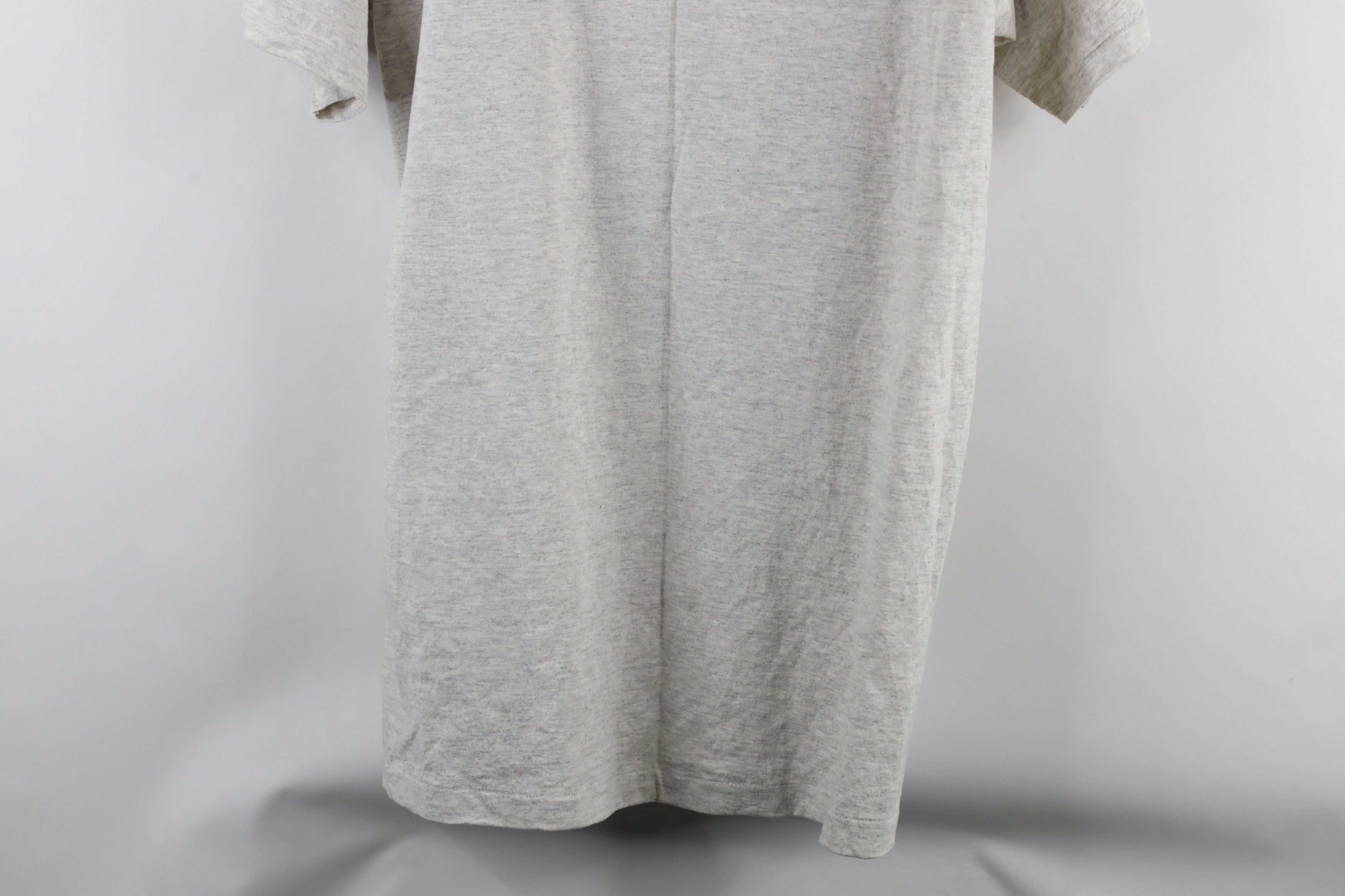 Vintage Vintage 90s Streetwear Heavyweight Cotton T-Shirt Gray USA Size US L / EU 52-54 / 3 - 8 Thumbnail