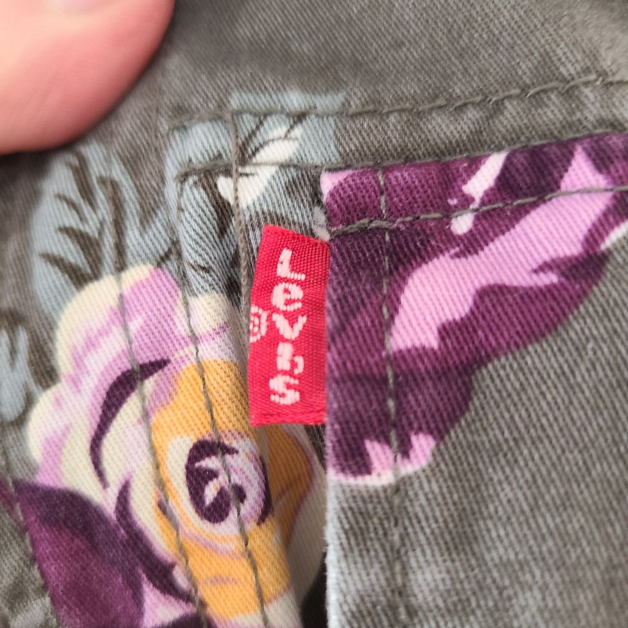 Levi's Levi's oversized green floral cargo thin jean jacket size xs Size XS / US 0-2 / IT 36-38 - 8 Thumbnail