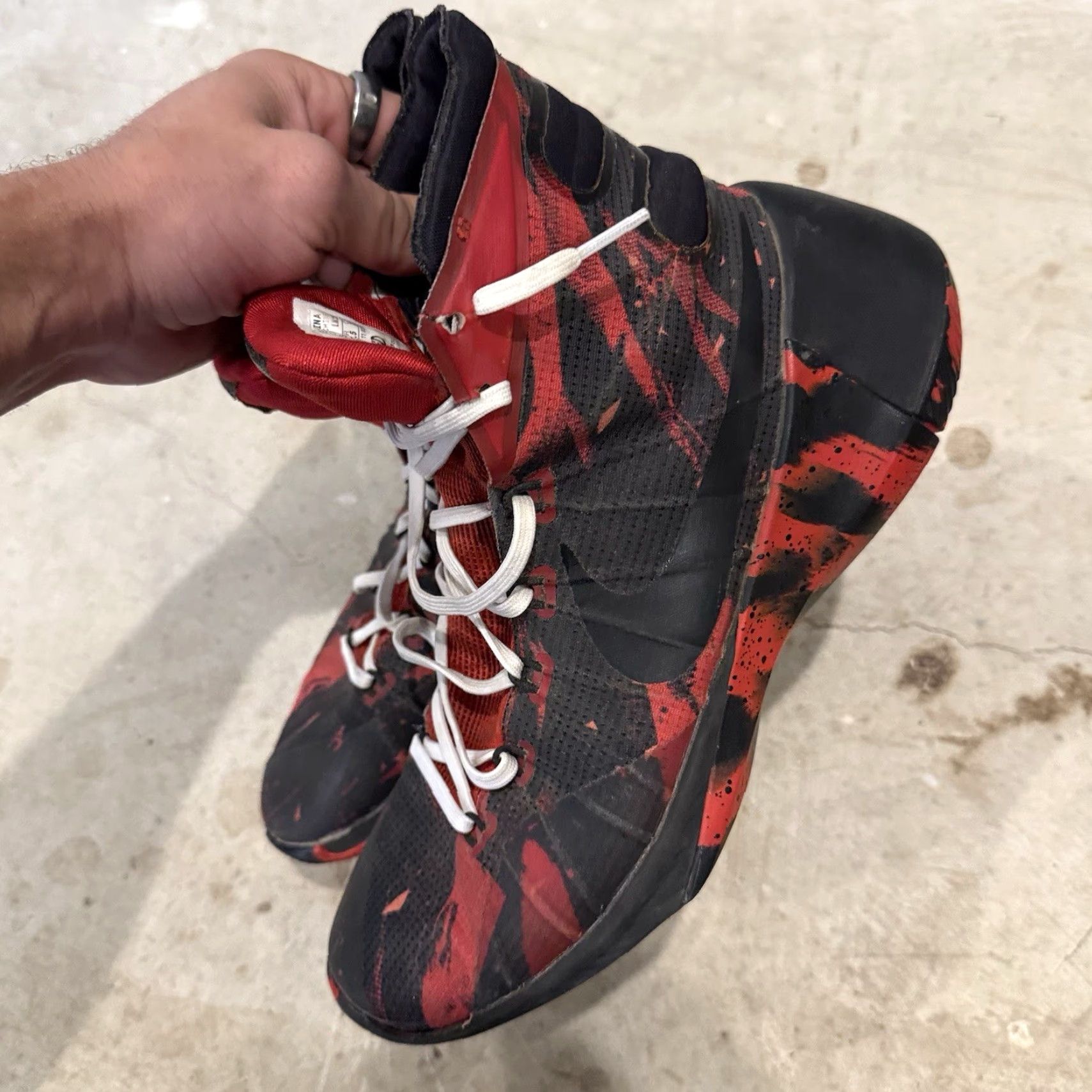 Nike NIKE ID Hyperdunk 2015 Mens Red Black 818015-991 Basketball Sneakers Size 9 Size US 8 / EU 41 - 5 Thumbnail
