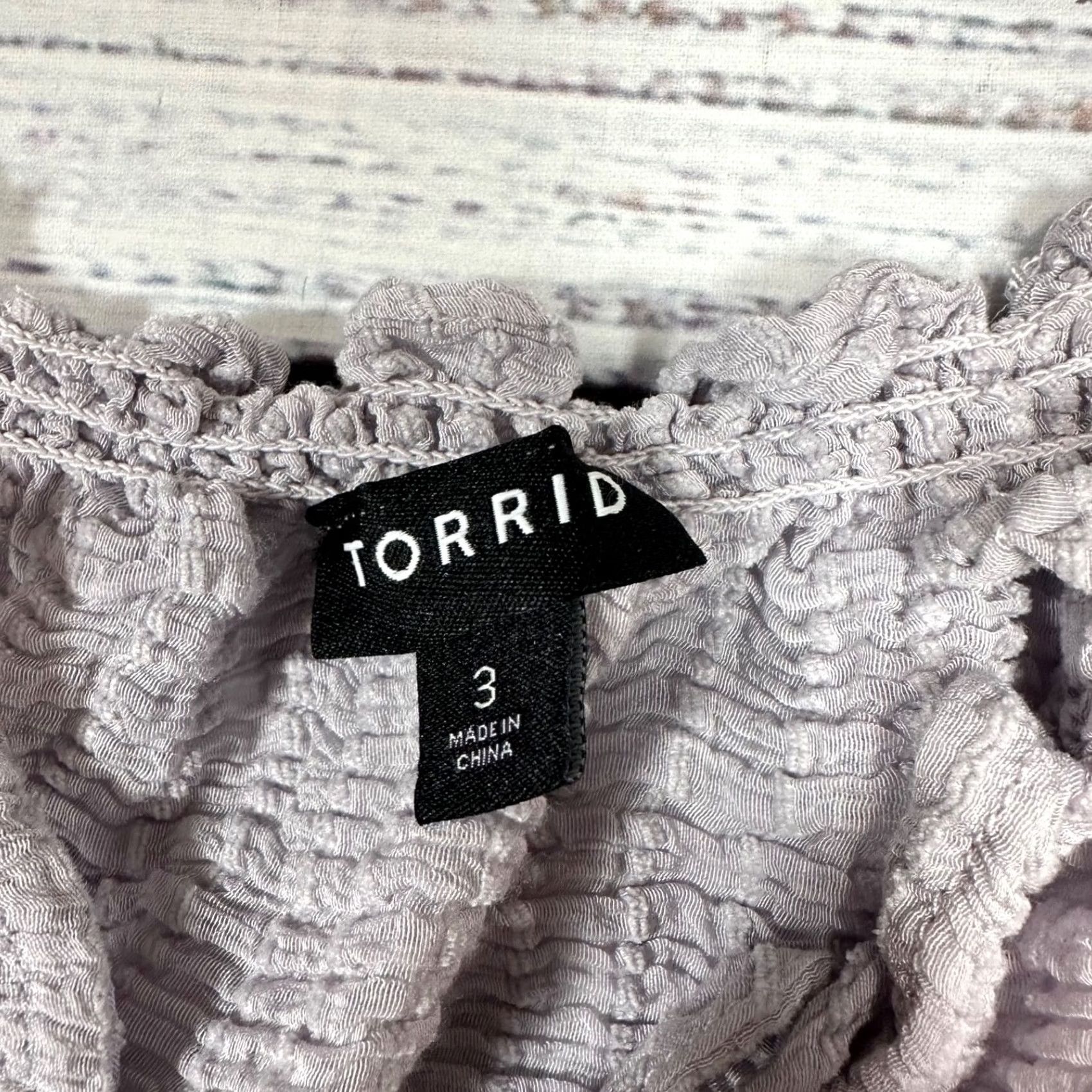 Torrid Torrid 3 Womens 3/4 Sleeve Crop Top Sz 3X Lavender Pullover Tie Neck Rayon Nylon Blouse Crop Pullover 3X Purple Womens Size XXL / US 16-18 / IT 52-54 - 5 Thumbnail