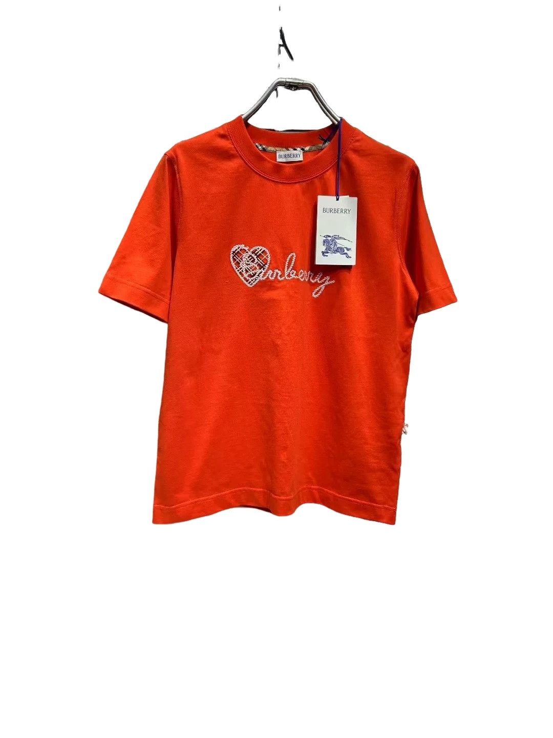 Burberry Burberry Heart Logo Embroidered T-Shirt S Size S / US 4 / IT 40 - 1 Thumbnail