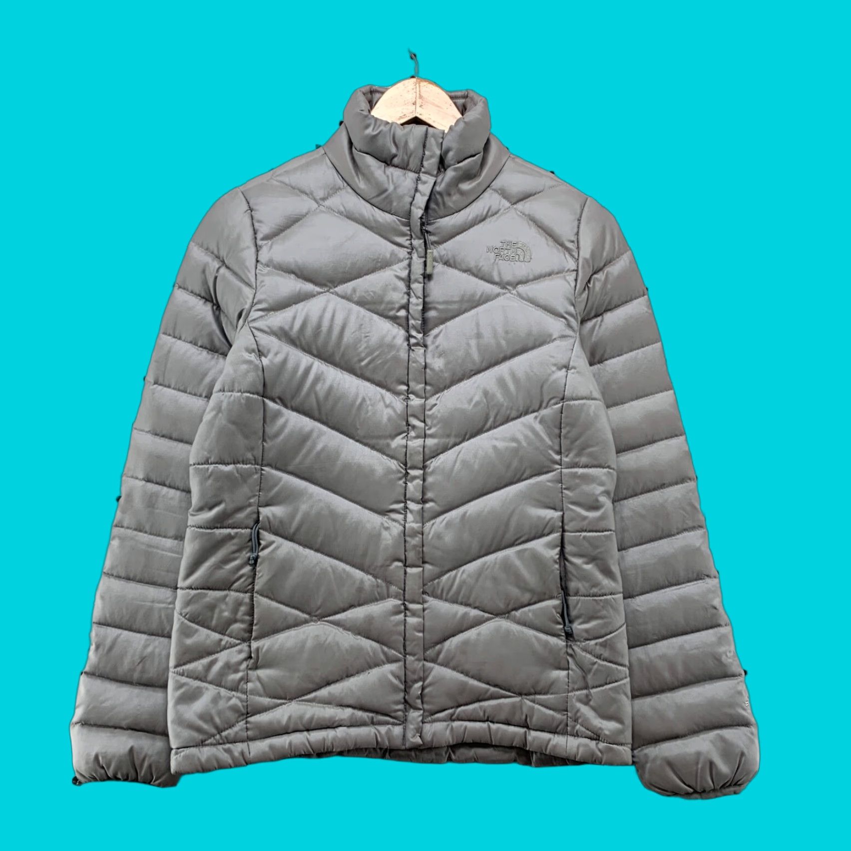 The North Face North Face 550 Down Quilted Puffer Jacket Womens Small Gray NM 18.5x23.5 Size S / US 4 / IT 40 - 1 Thumbnail