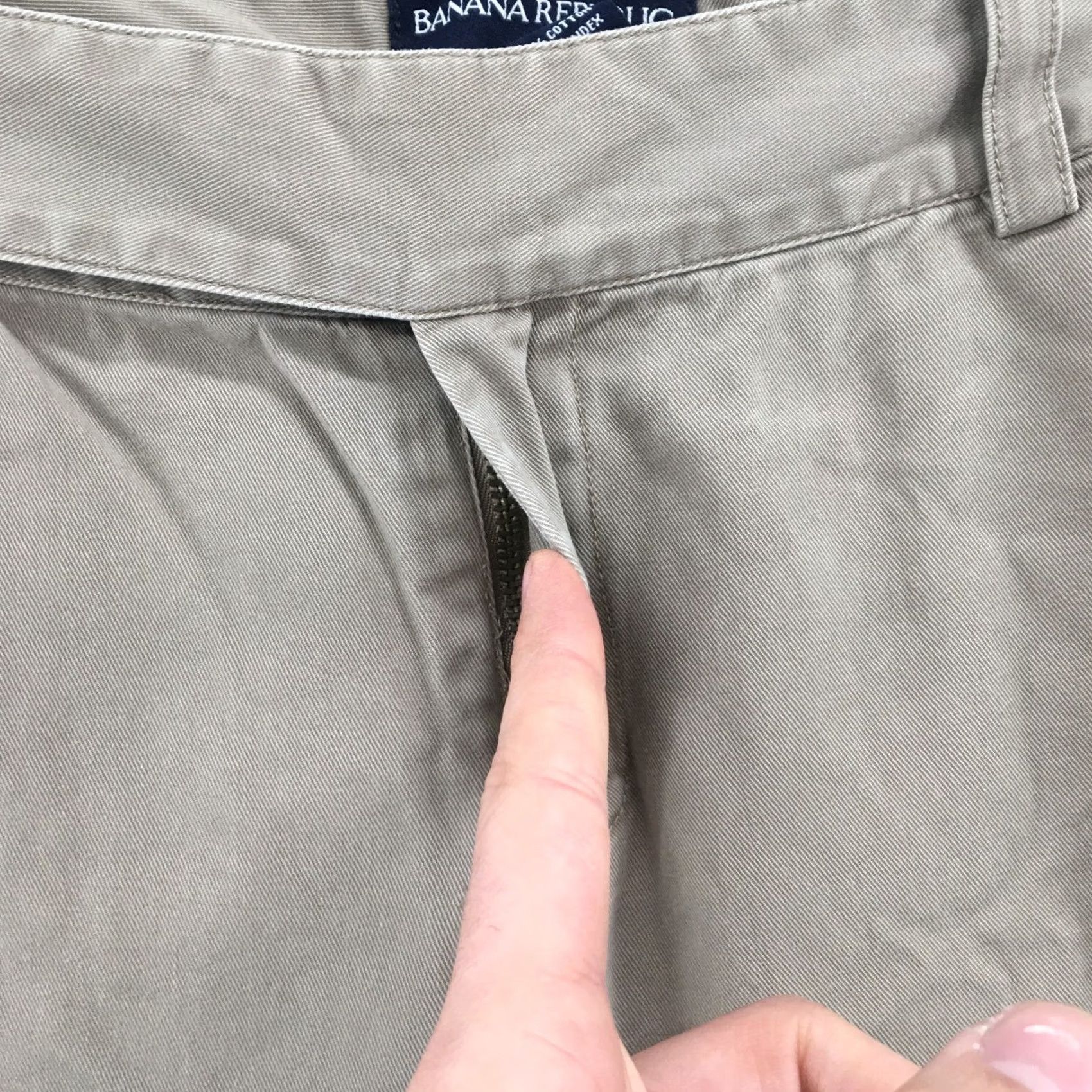 Banana Republic Banana Republic Chino Pants Womens Beige Mid Rise Flare Cut Zip Waist 30 Inseam 31 Size 30" / US 8 / IT 44 - 3 Thumbnail