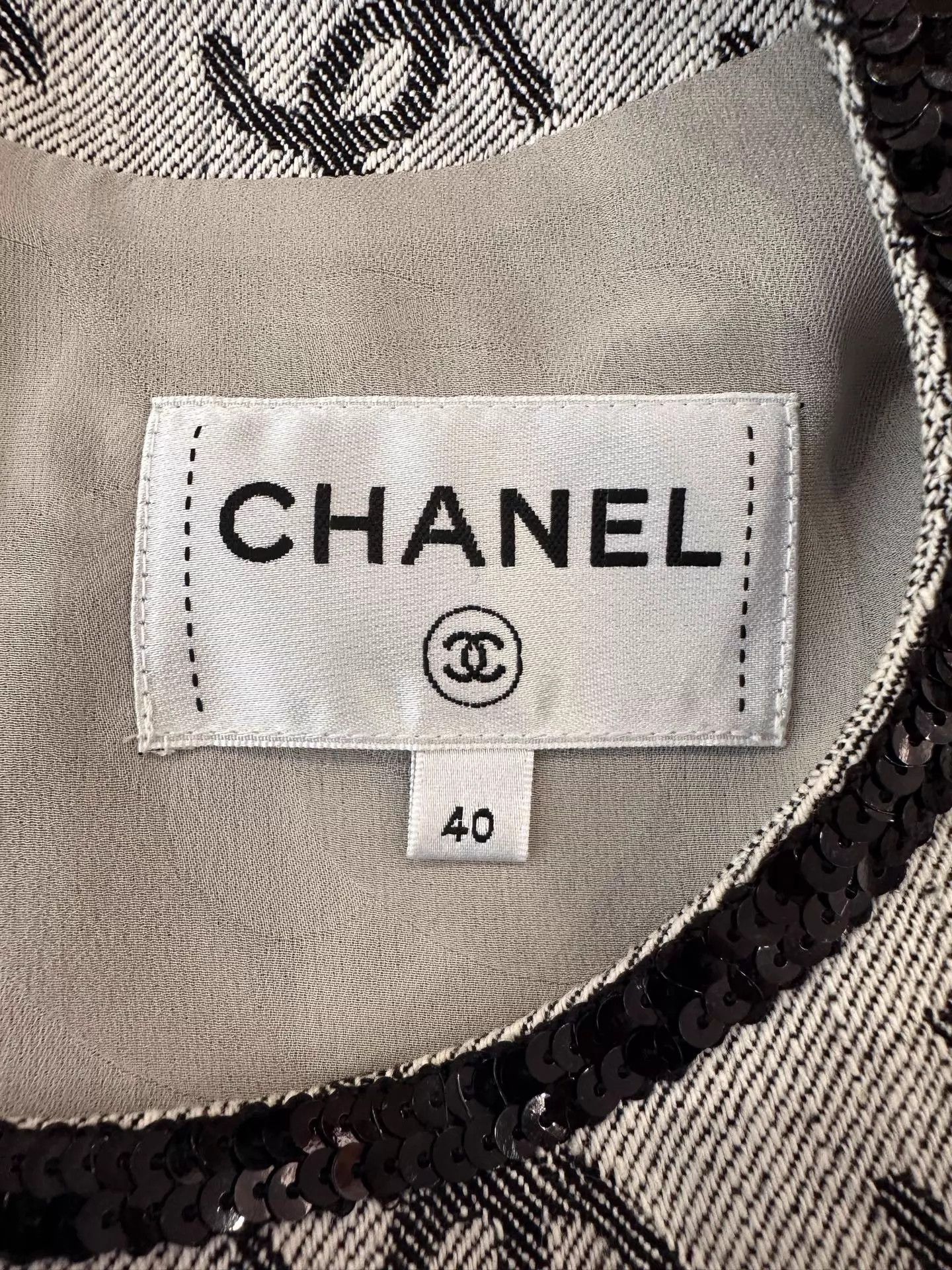 Chanel Chanel women's light gray sequin denim CC all over logo Size M / US 6-8 / IT 42-44 - 5 Thumbnail