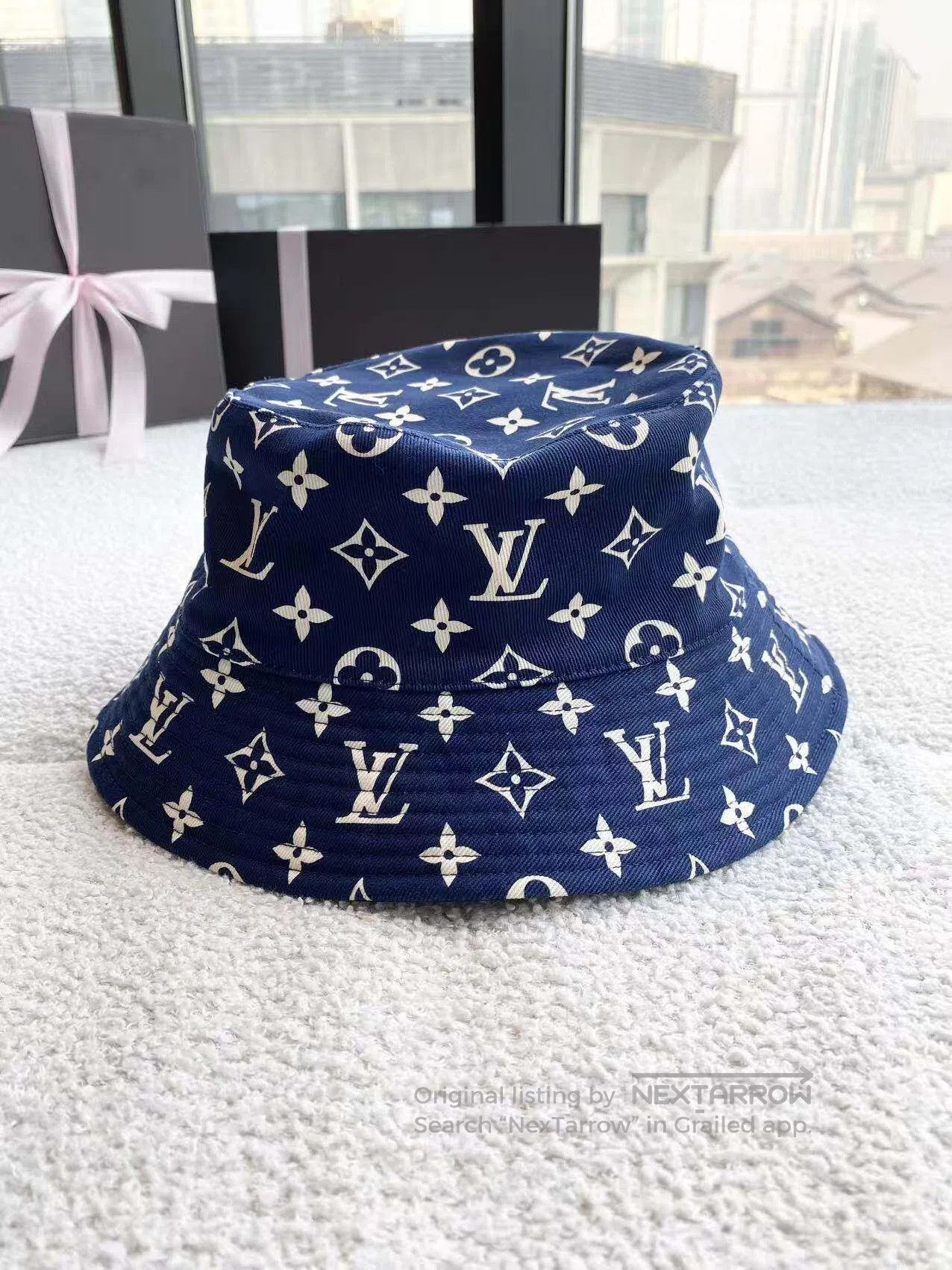Louis Vuitton Louis Vuitton Size S The old flowers are full of printed bu Size ONE SIZE - 1 Thumbnail