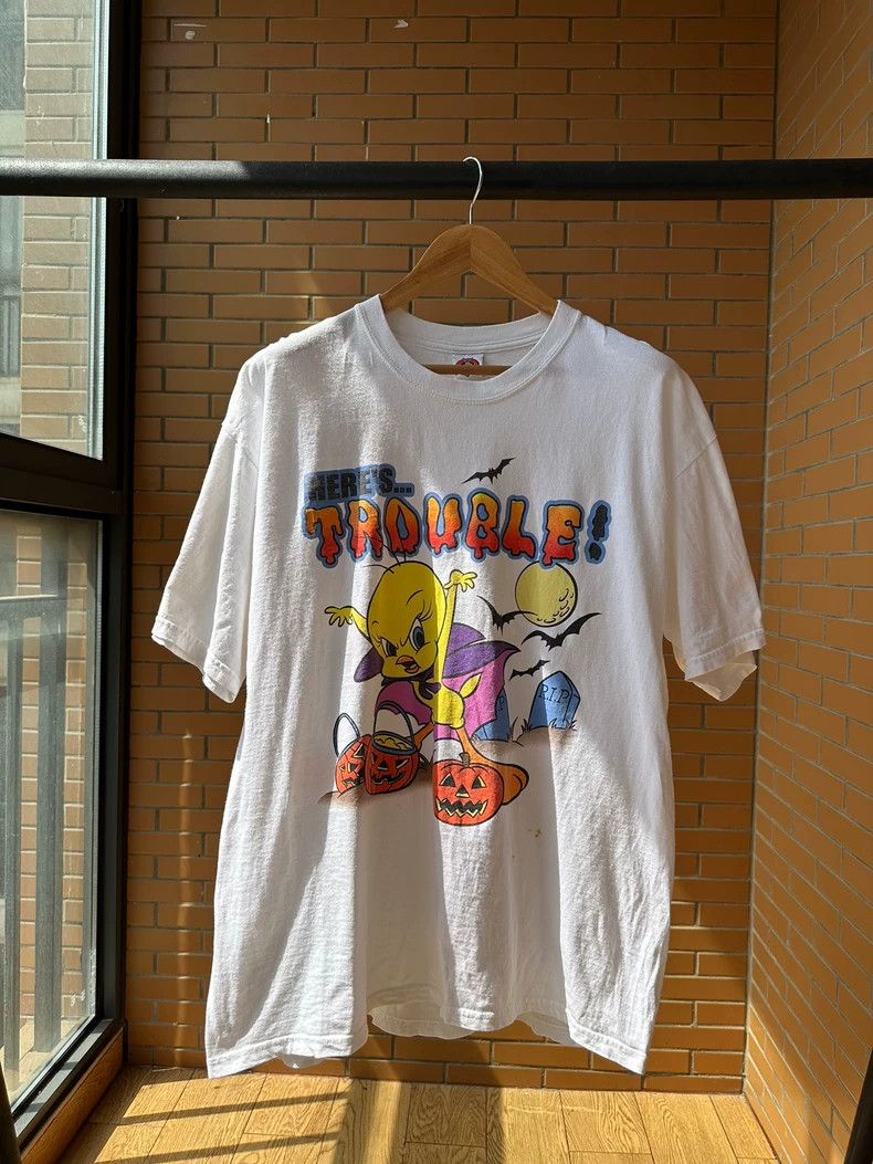Vintage VintageTee 90s Tweety Here's the Trouble 2505-Nextarrow Size US XL / EU 56 / 4 - 1 Thumbnail