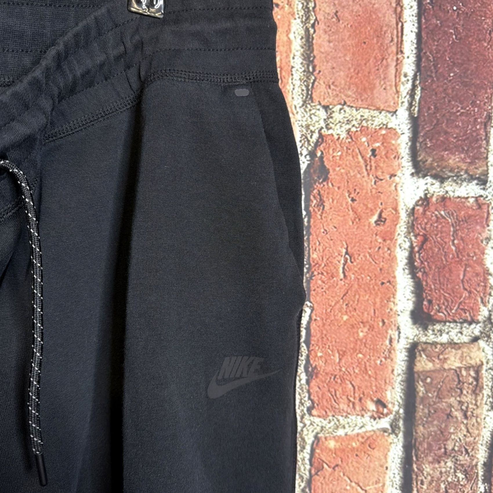 Nike Nike Sportswear Tech Fleece Sweatpants Womens 1X Black High Rise DA2043-010 Size 40" / US 18 - 3 Thumbnail