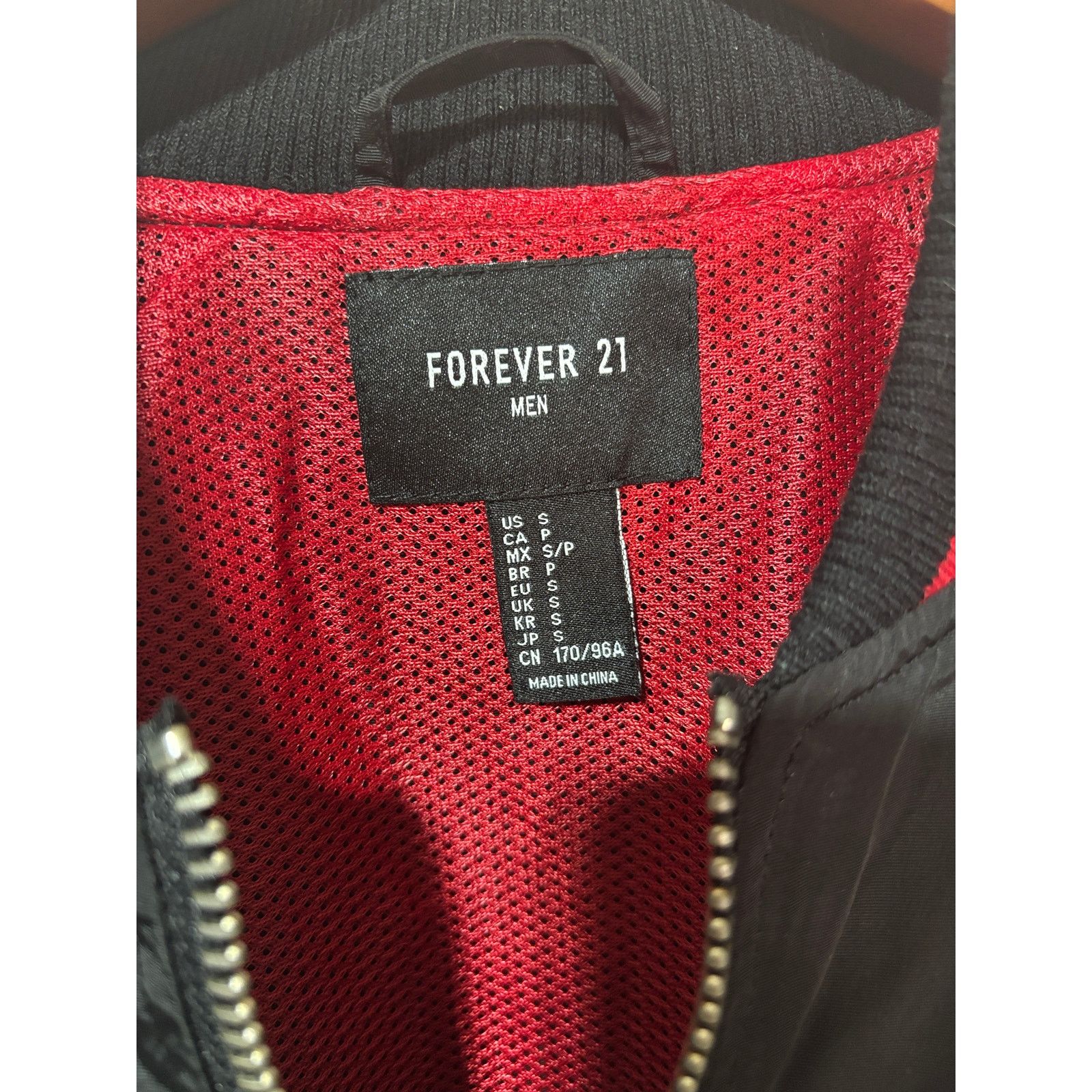Forever 21 FOREVER 21 Men's SMALL Black Insulated Varsity Bomber Jacket Size US S / EU 44-46 / 1 - 9 Thumbnail