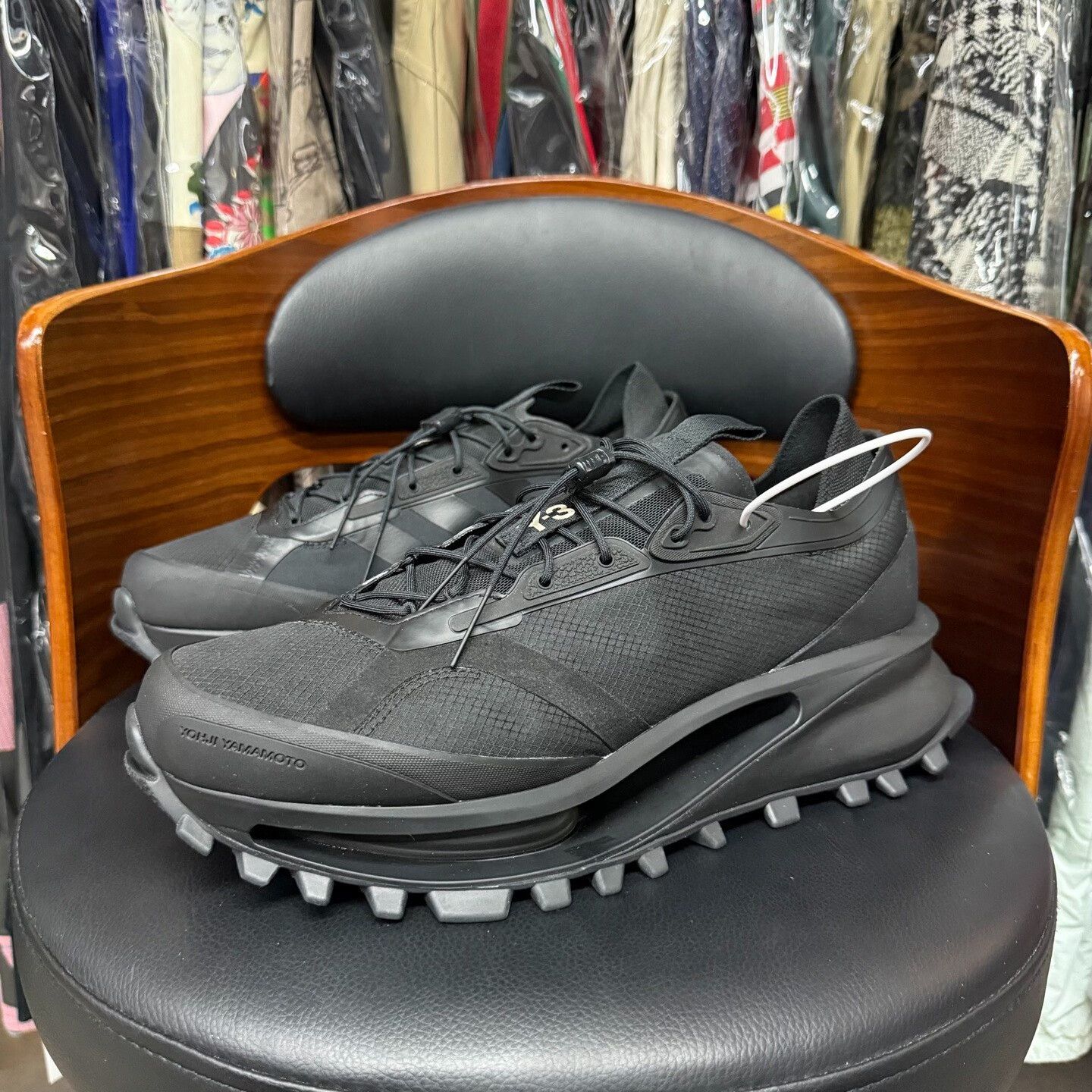 Y-3 Y-3 Techwear Black Lowtop Sneakers 11 Men Size US 11 / EU 44 - 1 Thumbnail