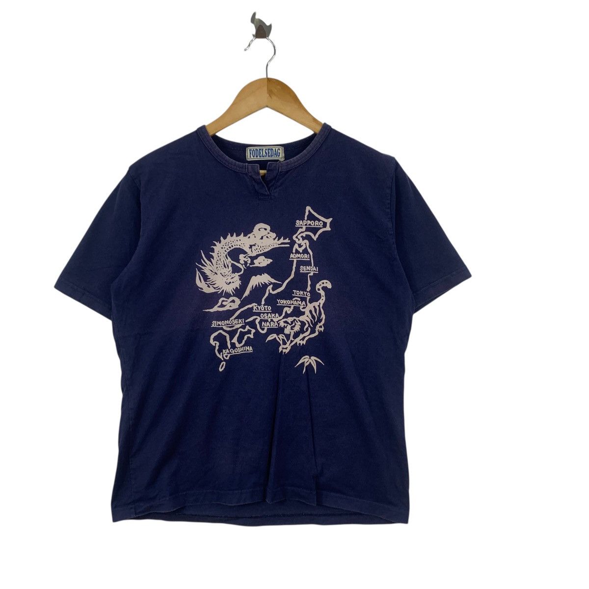 Vintage Vintage FODELSEDAG JAPAN SUKAJAN Natural Indigo Tee Shirt Size M / US 6-8 / IT 42-44 - 4 Thumbnail