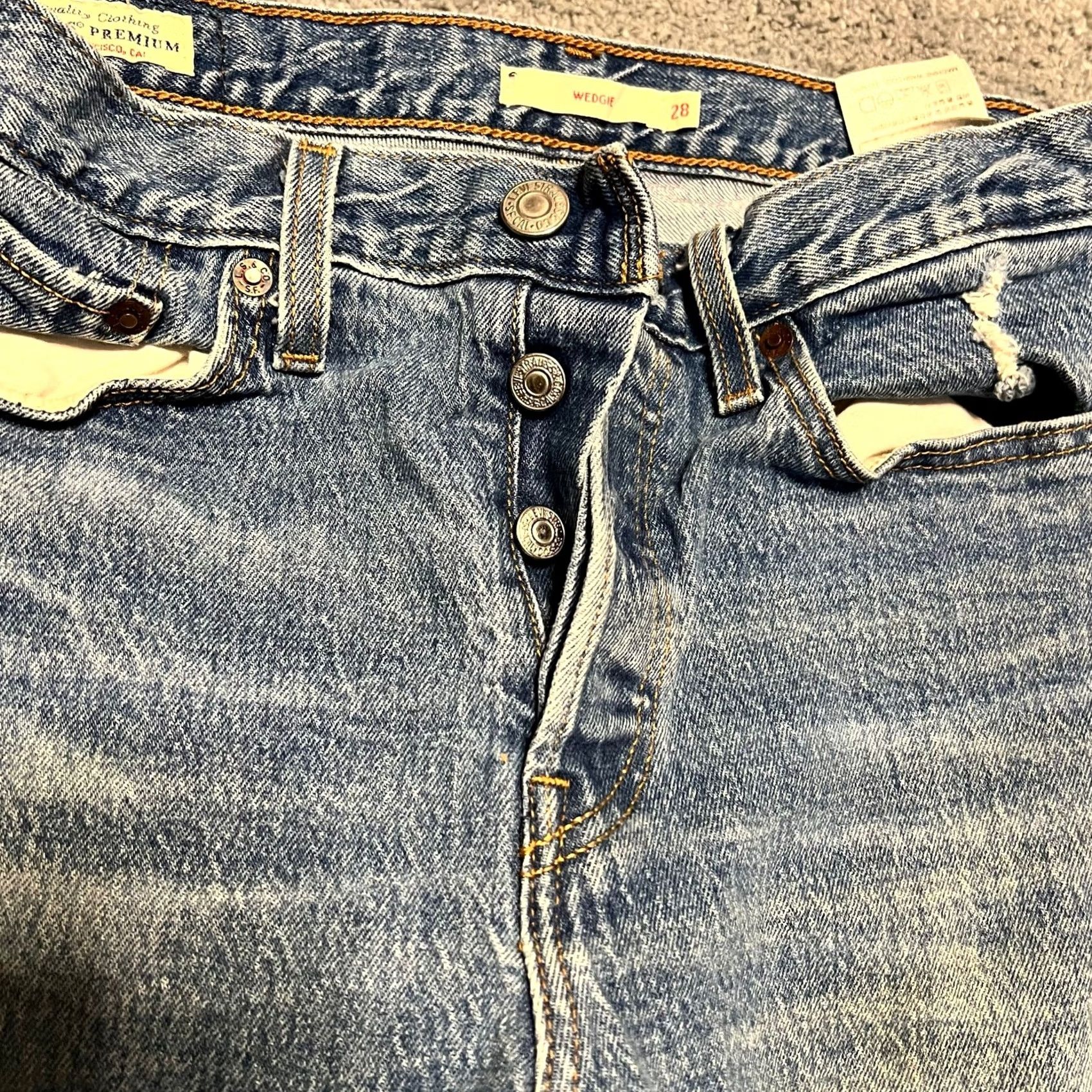Levi's Levi’s Jeans Womens Cropped Distressed Button Fly Wedgie 28 Blue Regular Womens 28 Wedgie Distressed Button Fly Premium Cropped Jeans Size 28" / US 6 / IT 42 - 4 Thumbnail