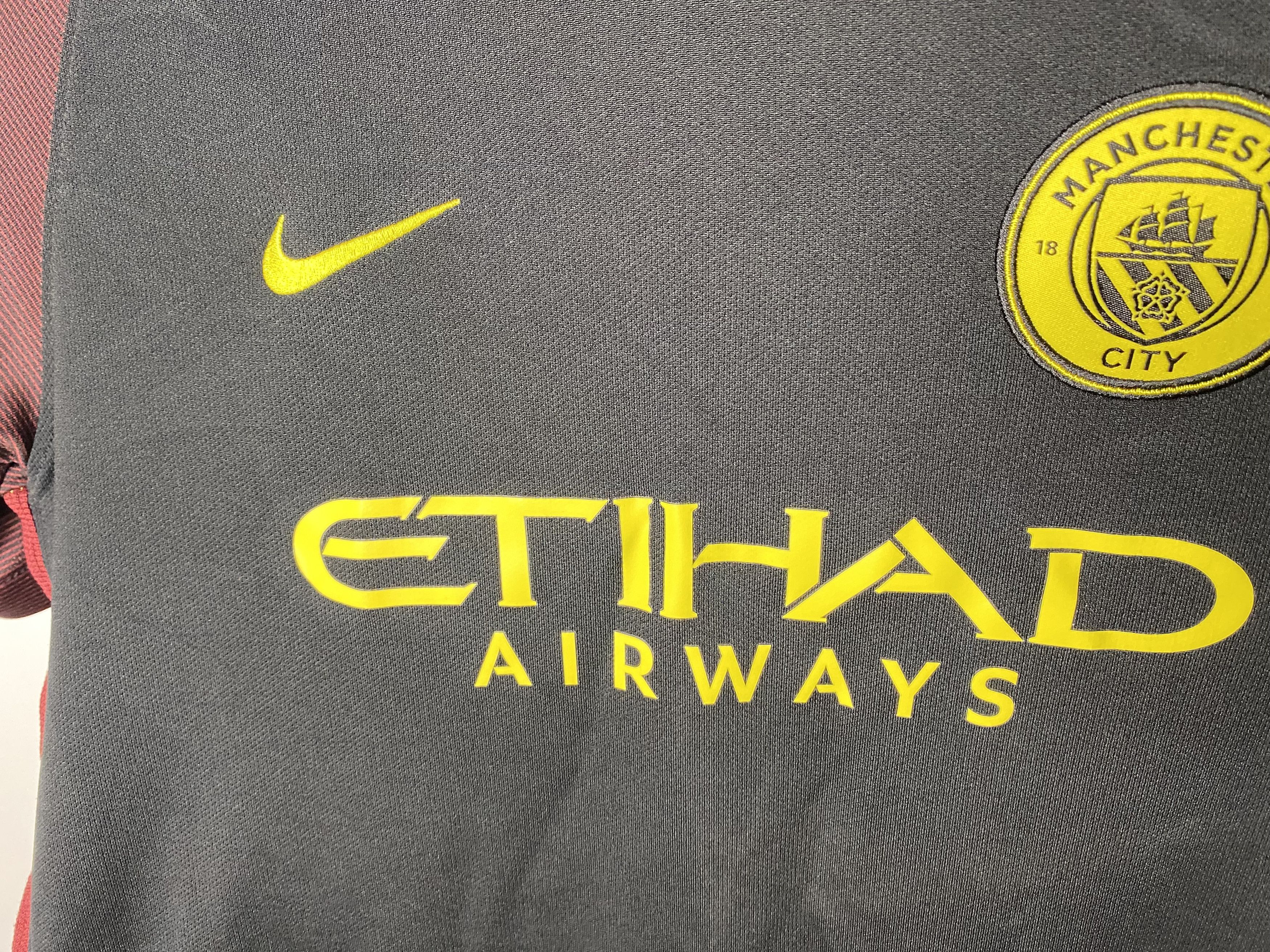 Nike MANCHESTER CITY 2016 2017 AWAY FOOTBALL SHIRT SOCCER JERSEY Size US XXS / EU 40 - 7 Thumbnail