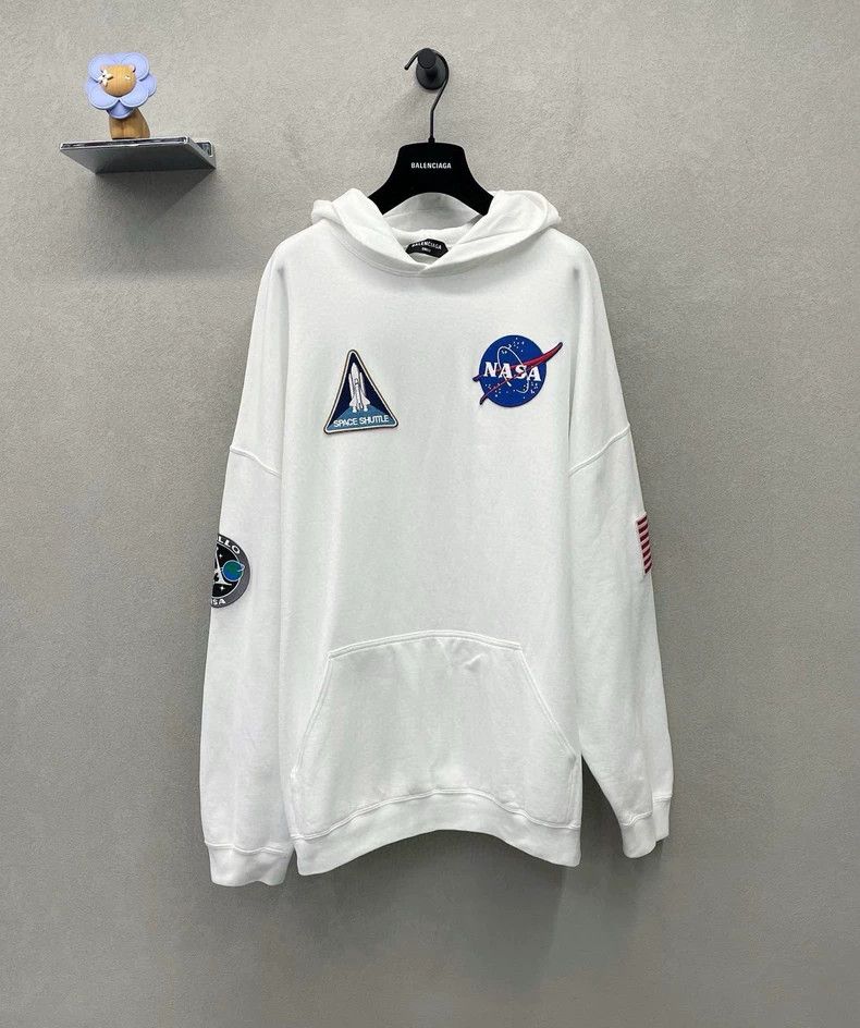 Balenciaga Balenciaga White Sweatshirt - Size XS Size US XS / EU 42 / 0 - 1 Thumbnail