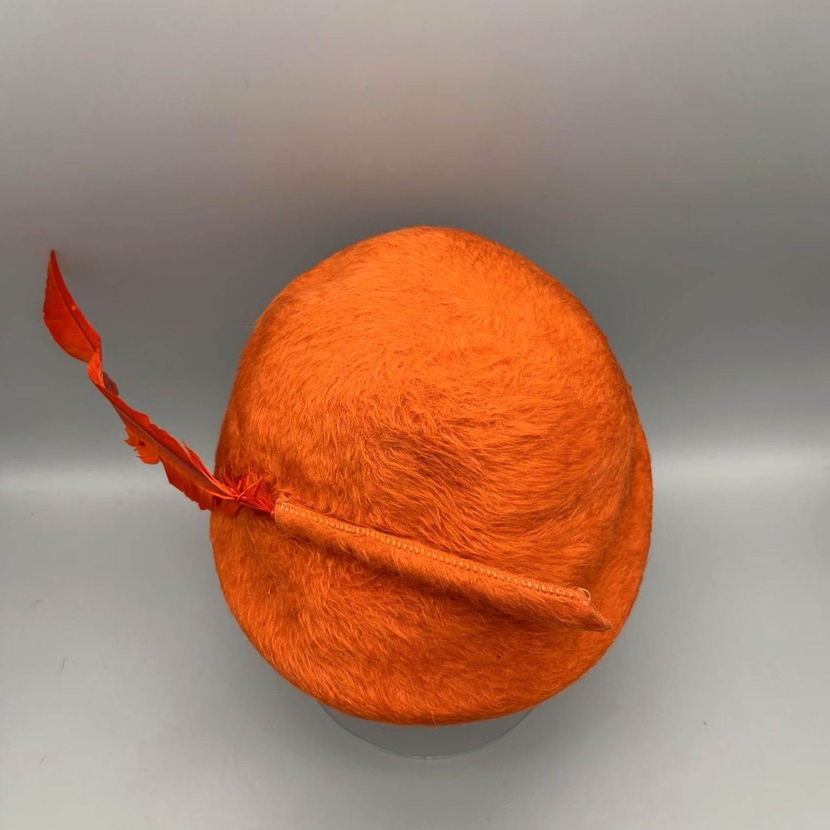 FELT VINTAGE Marcee Modes Hat Cloche Womens One Size Orange Wool Felt Feather 60s Size ONE SIZE - 2 Thumbnail