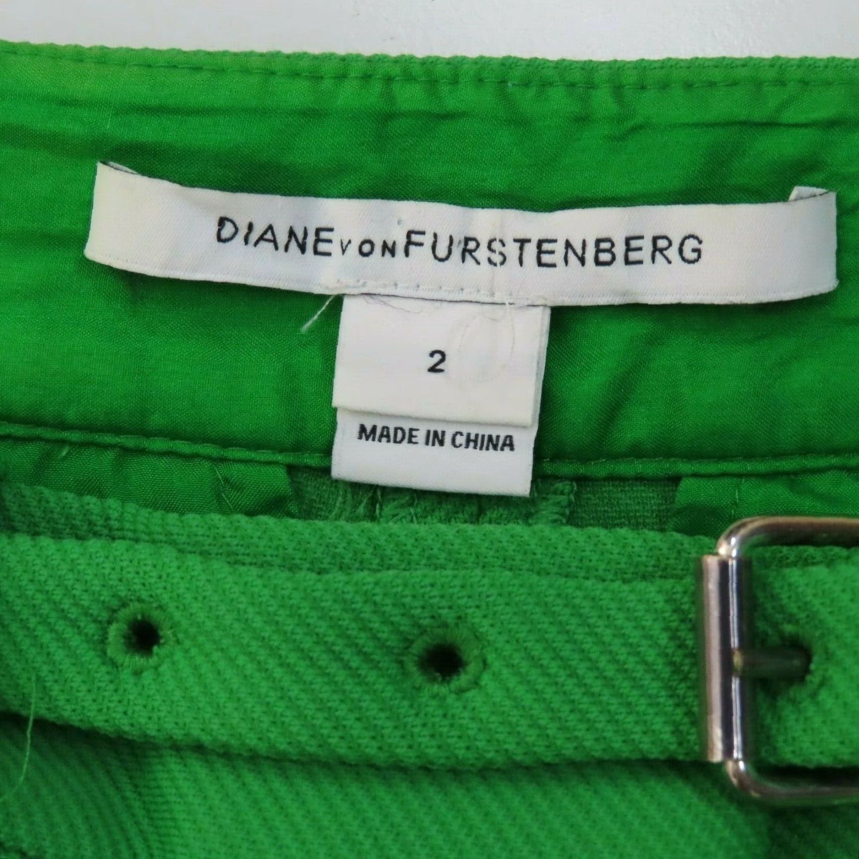 Diane von Furstenberg Diane von Furstenberg Women 2 New Boymuda Green High Waisted Belt Bermuda Shorts Bermuda Shorts Green Belted Women 2 jeans? Size 26" / US 2 / IT 38 - 5 Thumbnail