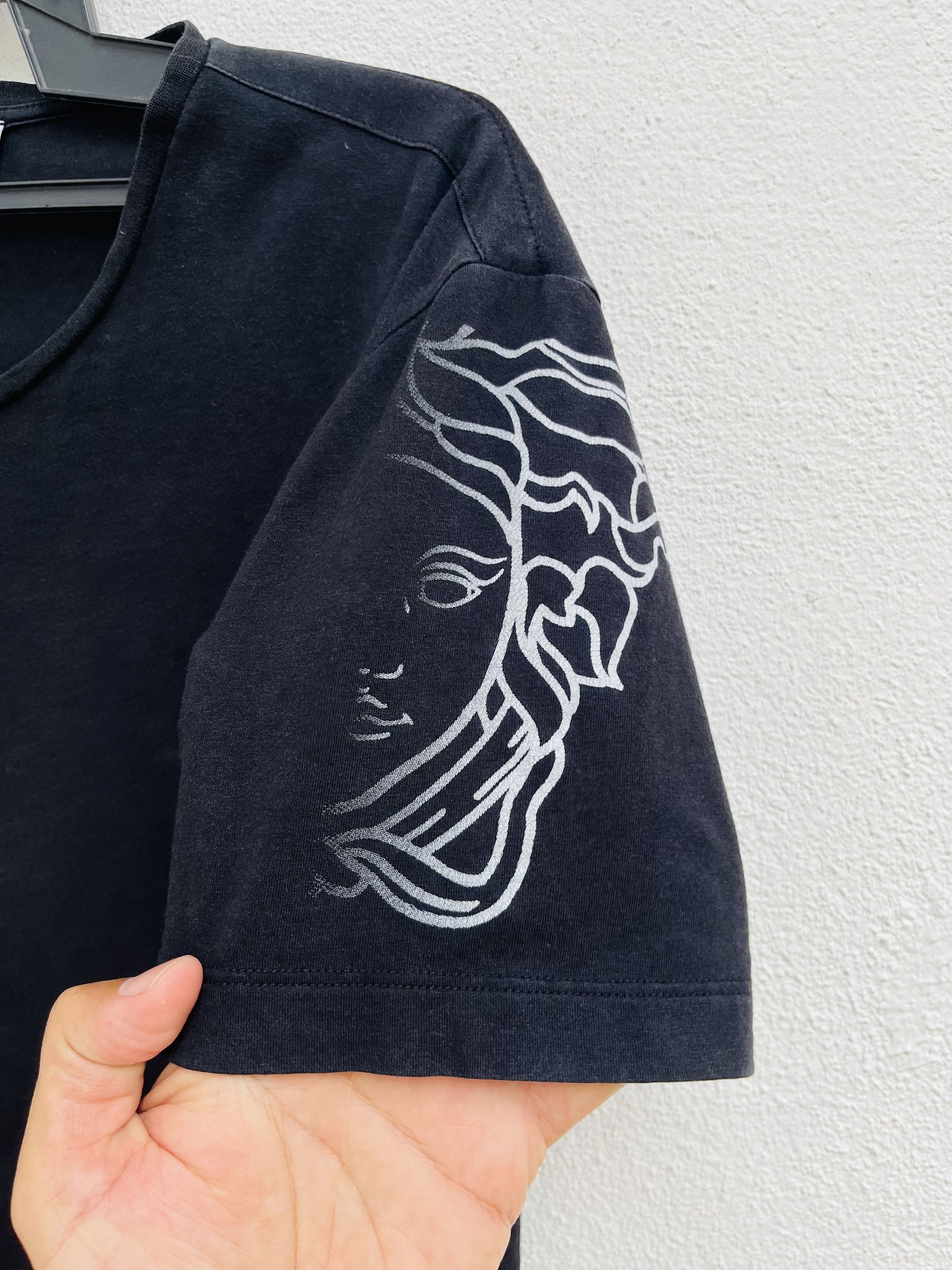 Versace Versace Sleeve Big Logo Black Shirt Size US M / EU 48-50 / 2 - 4 Thumbnail