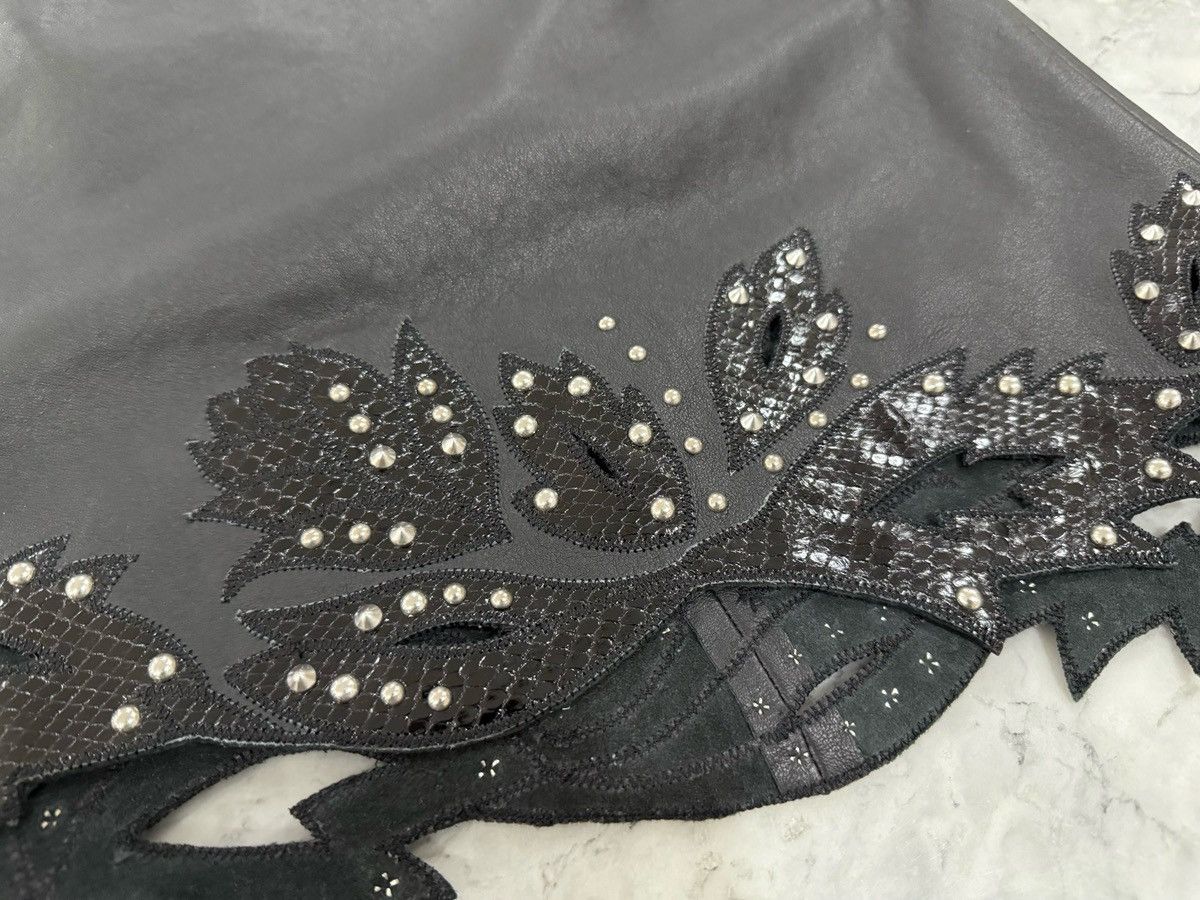 Gucci Gucci Runway Python snake detail leather mini skirt Size 26" / US 2 / IT 38 - 7 Thumbnail