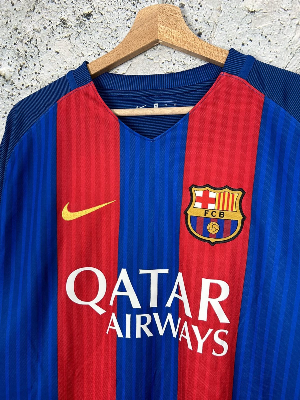 Nike FC Barcelona Messi #10 Soccer Jersey Nike Football Rare Size US XL / EU 56 / 4 - 4 Thumbnail