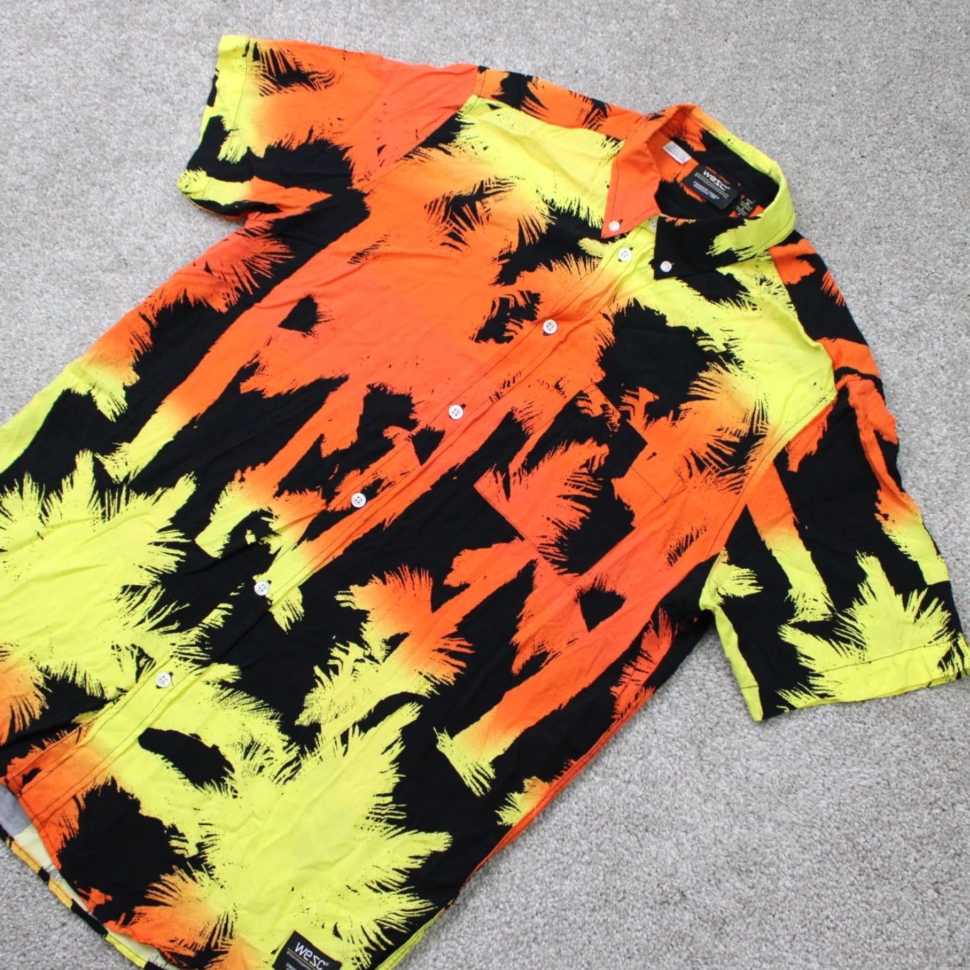 WeSC WESC Hawaiian Shirt Mens M Orange/Yellow S/S Button-Down Floral Casual Shirt Size US M / EU 48-50 / 2 - 3 Thumbnail