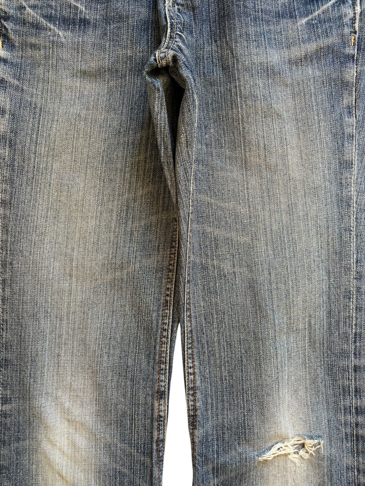 Japanese Brand Vintage Japanese Brand Faded Wash Distressed Flare Jeans Size 28" / US 6 / IT 42 - 5 Thumbnail