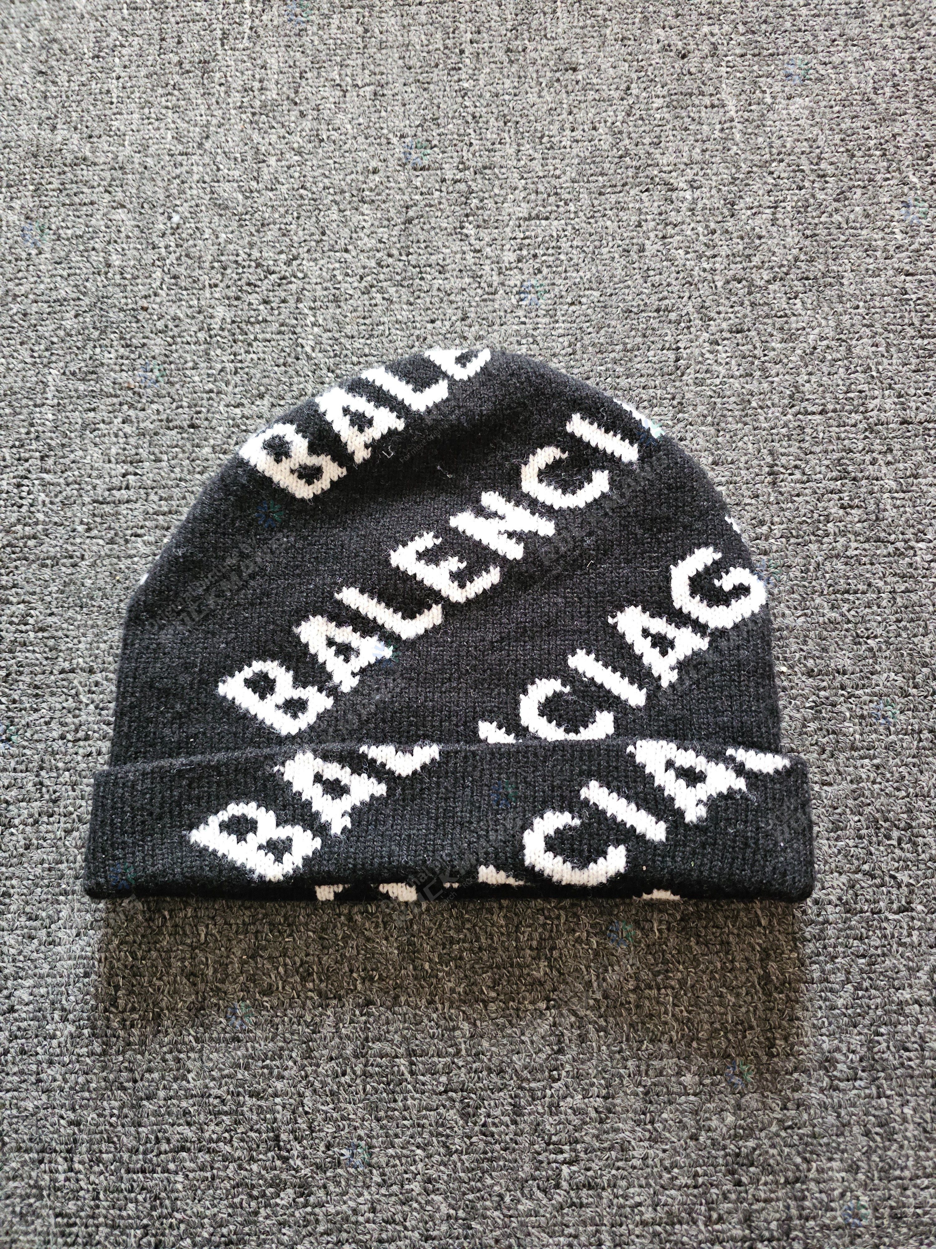 Balenciaga Balenciaga Black Wool Knit Hat/Cap Size 30 - 1 Thumbnail