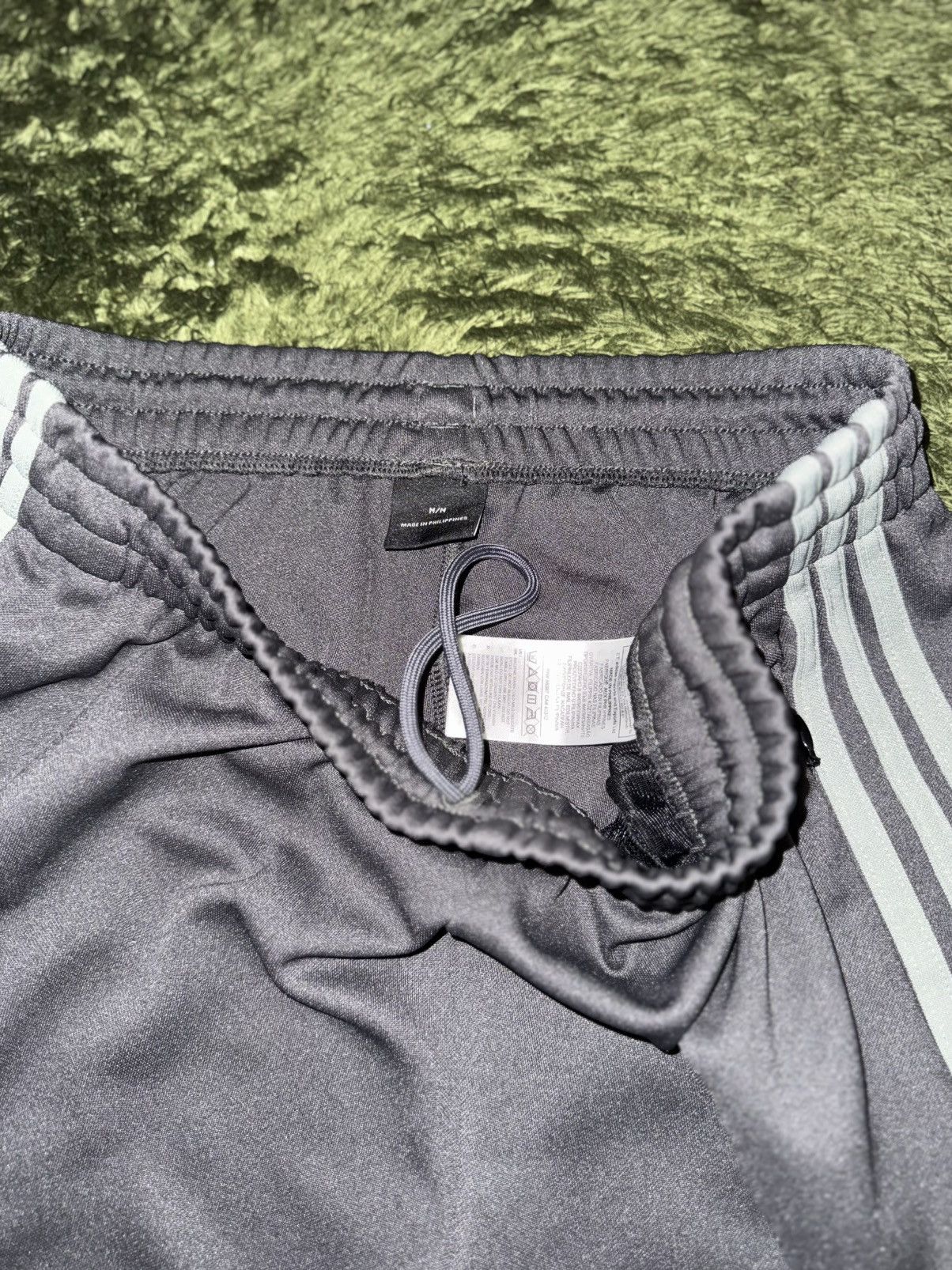 Adidas [M] Adidas Yeezy Calabasas Track Pants Core Size US 34 / EU 50 - 3 Thumbnail