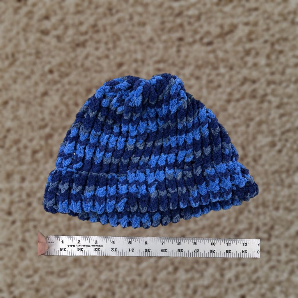 Vintage Handmade Beanie Adult One Size Blue Stripe Knit Acrylic Blend Crochet Hat/Cap Accessories Winter Ski Outdoors Mens Womens Size ONE SIZE - 1 Thumbnail