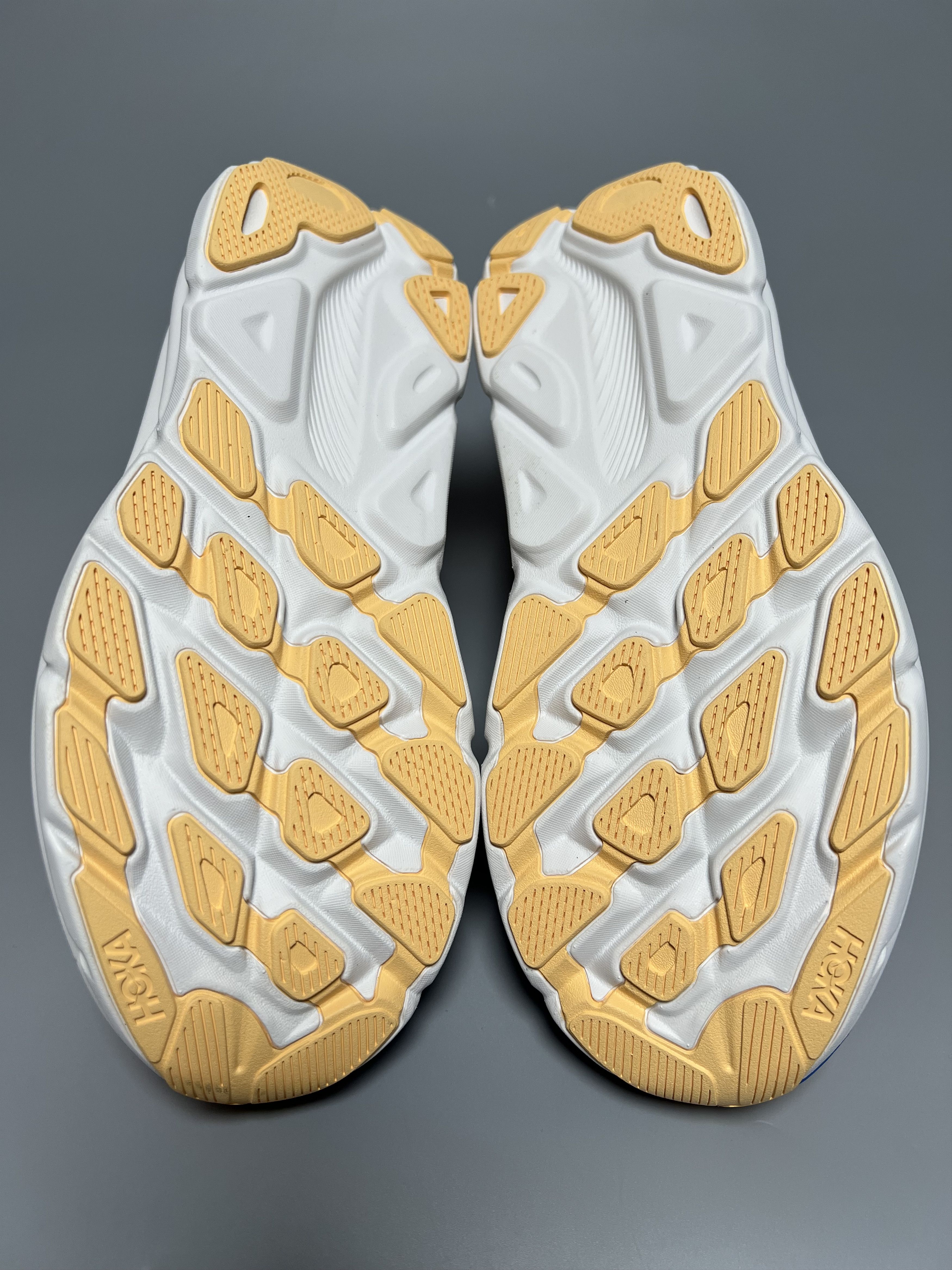 Hoka 9.5D Hoka One One Clifton 9 Men's Running Shoes Walking Gym Size US 9.5 / EU 42-43 - 14 Thumbnail