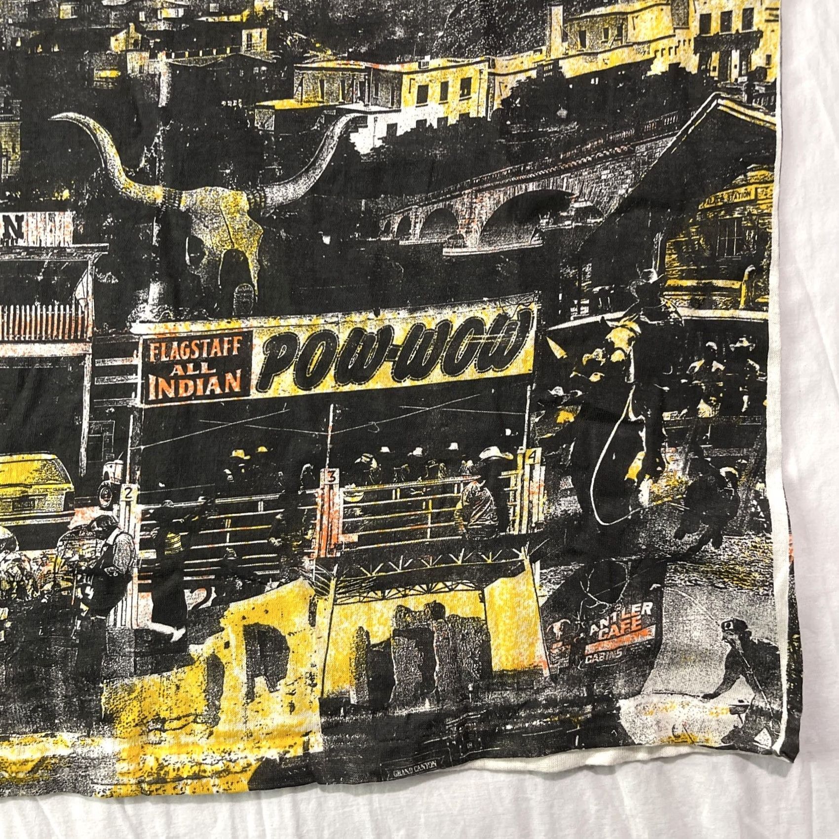 Vintage VINTAGE Sunny Arizona Shirt Mens Large Purple City Skyline All Over Print Graphic T-Shirt 90s City Western Mens Size US L / EU 52-54 / 3 - 4 Thumbnail