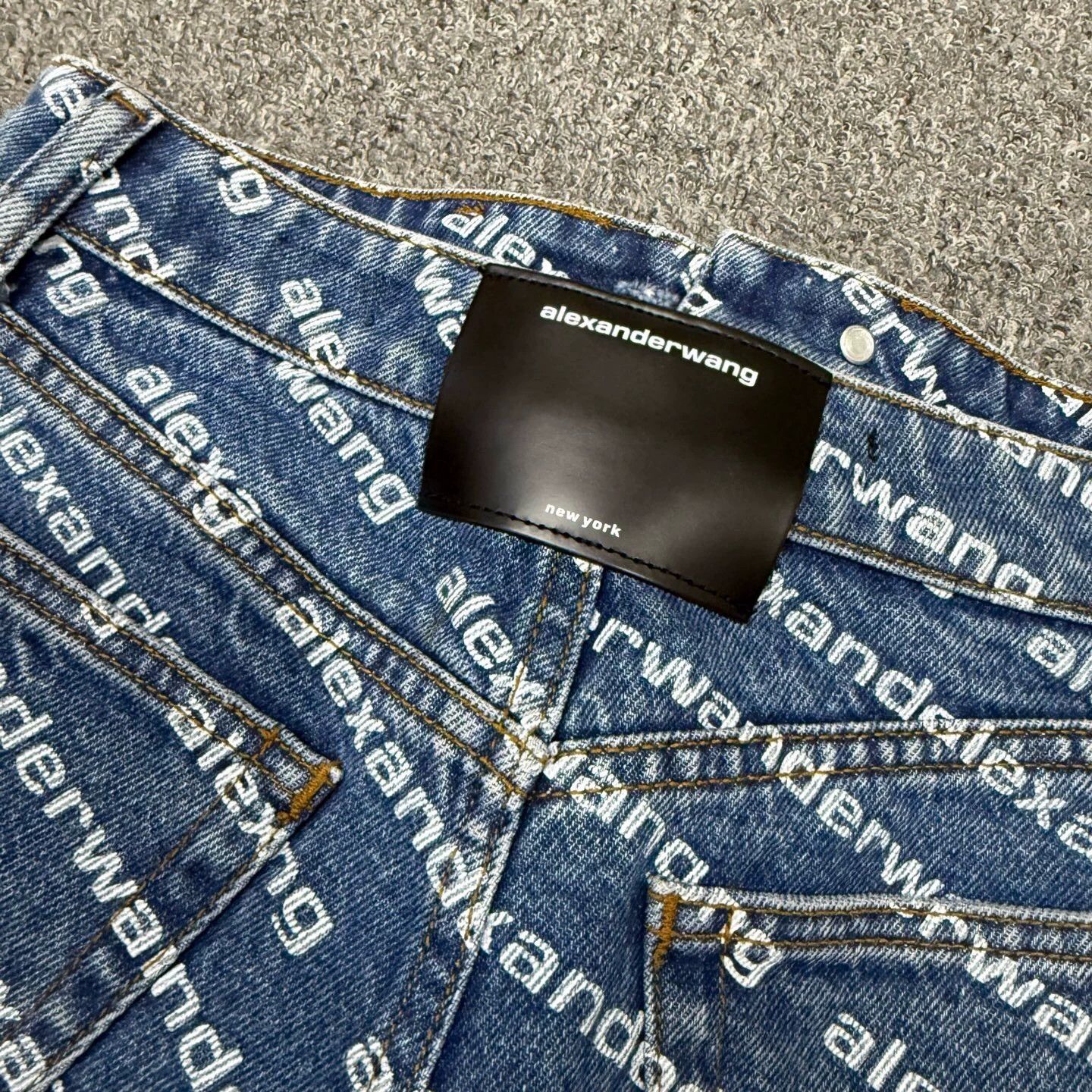 Alexander Wang Alexander Wang All Over Letter Short 25 99 New Size 25" / US 0 / IT 36 - 3 Thumbnail