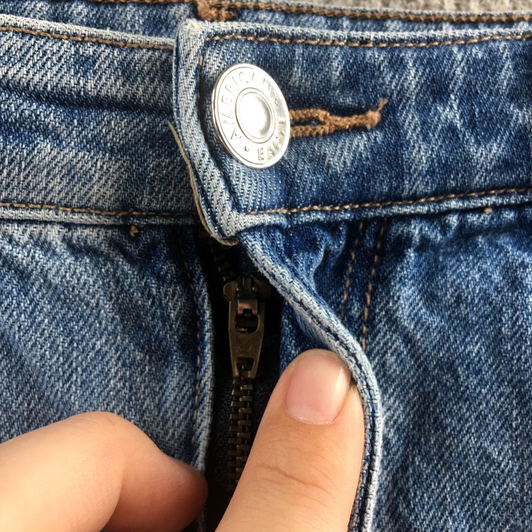 American Eagle Outfitters American Eagle Jeans Womens 14 Short Straight Blue Denim Zip Fly Distressed 90s Size 36" / US 14 / IT 50 - 5 Thumbnail