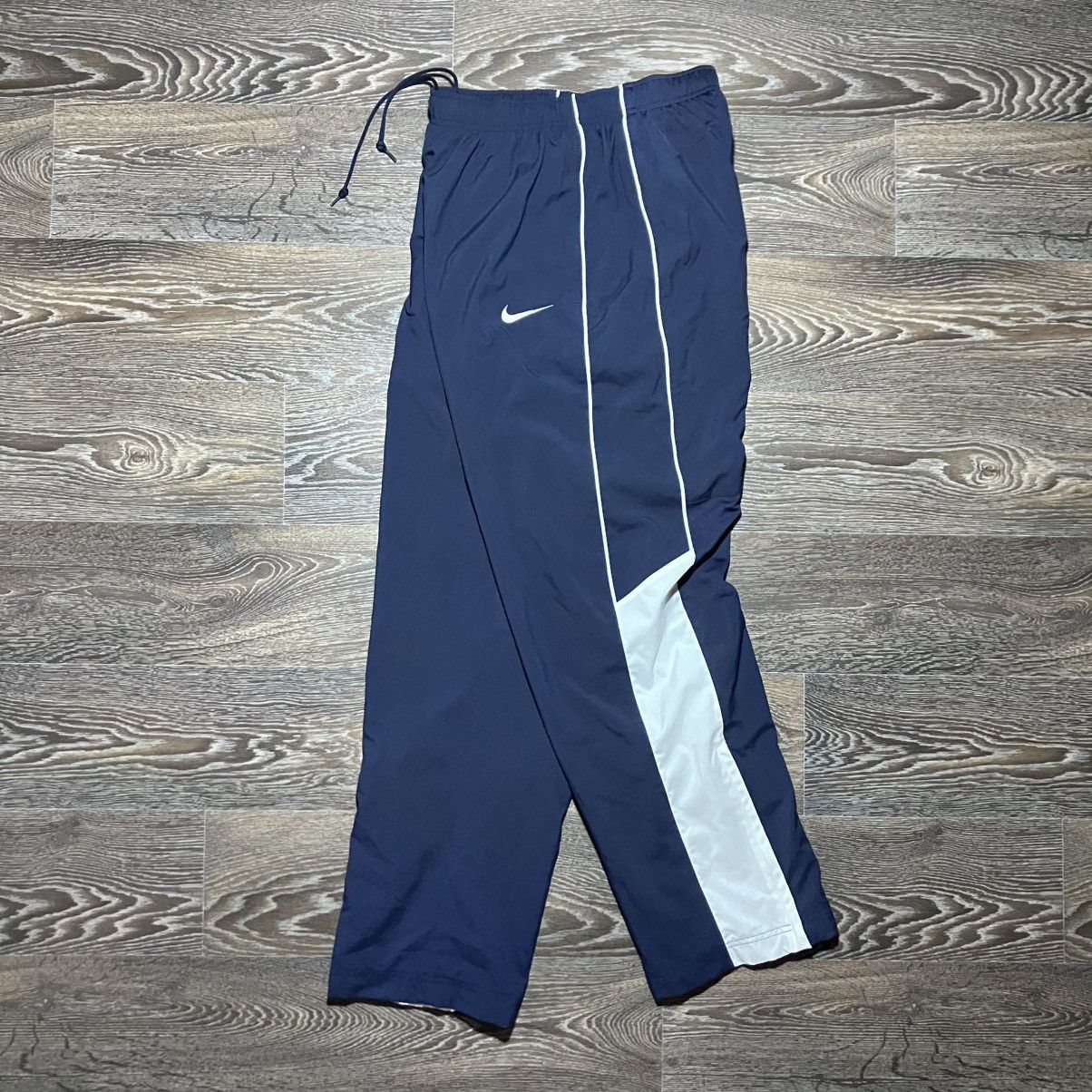 Nike Vintage NIKE Embroidered Mini Swoosh Baggy Fit Tracksuit Size US XL / EU 56 / 4 - 2 Thumbnail