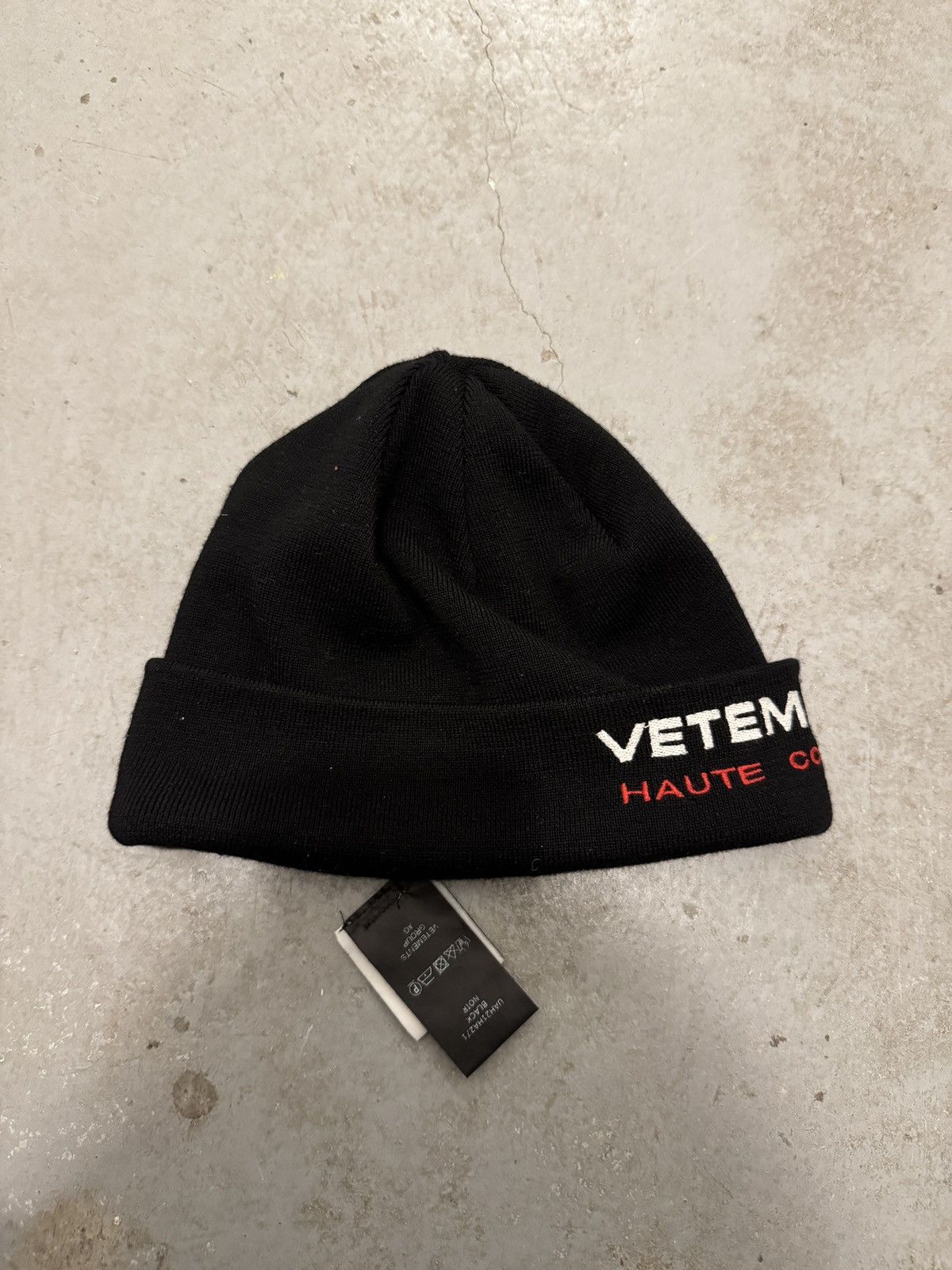 Vetements *RARE* VETEMENTS HAUTE COUTURE MERINOS BEANIE GVASALIA Size ONE SIZE - 9 Thumbnail