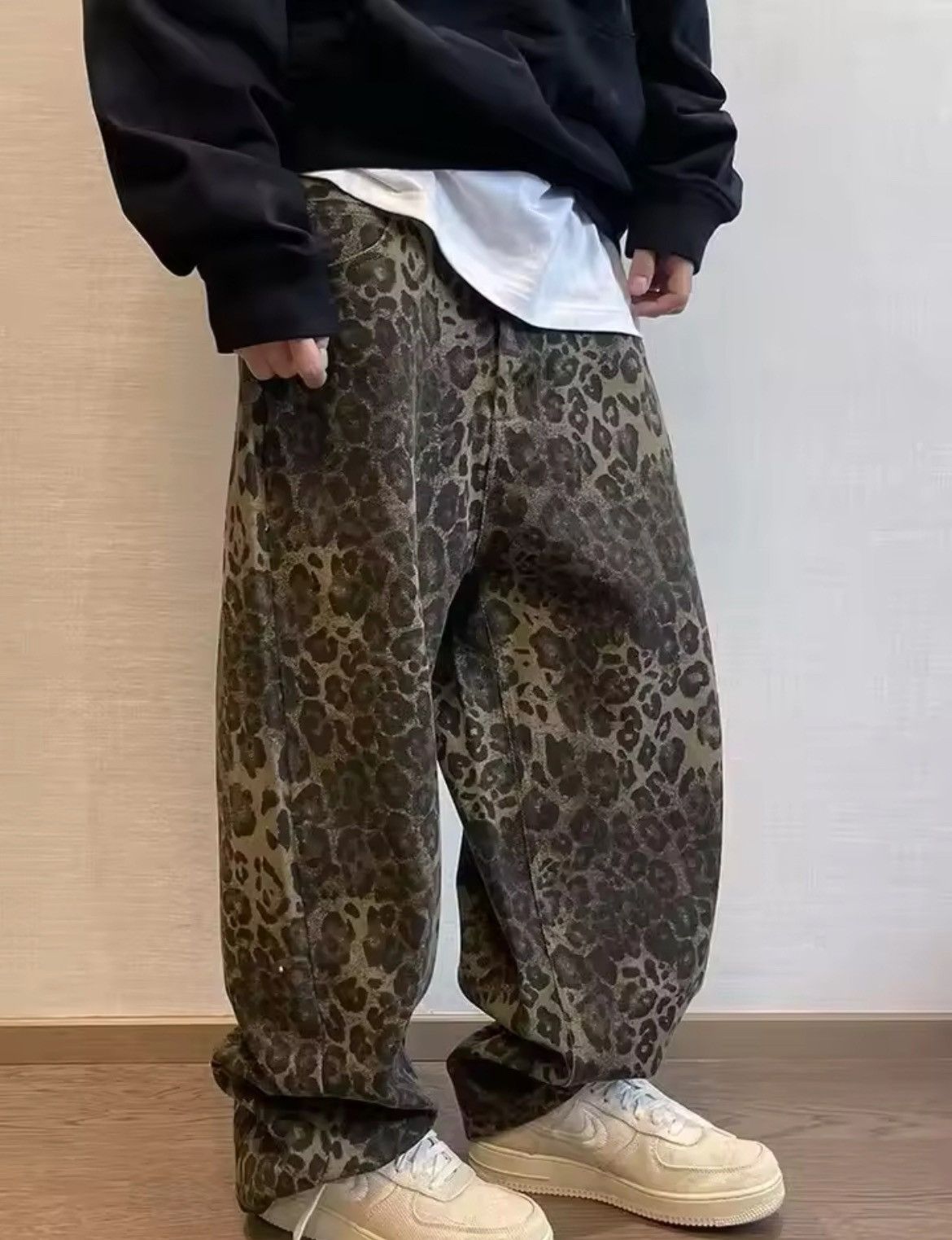 Japanese Brand × Vintage Leopard 🐆 Vintage Baggy Pants Size US 32 / EU 48 - 1 Thumbnail